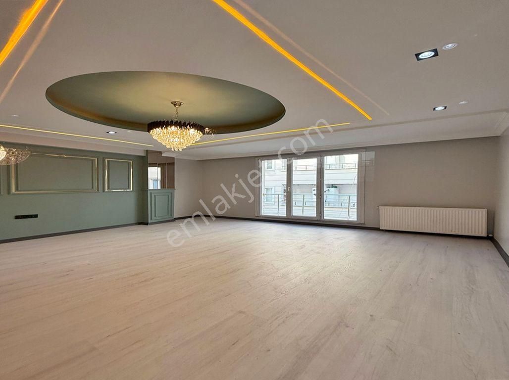 Ünal İnşaat'tan Emsallerinin Altında 3+1 Şık Dekorlu Ara Kat