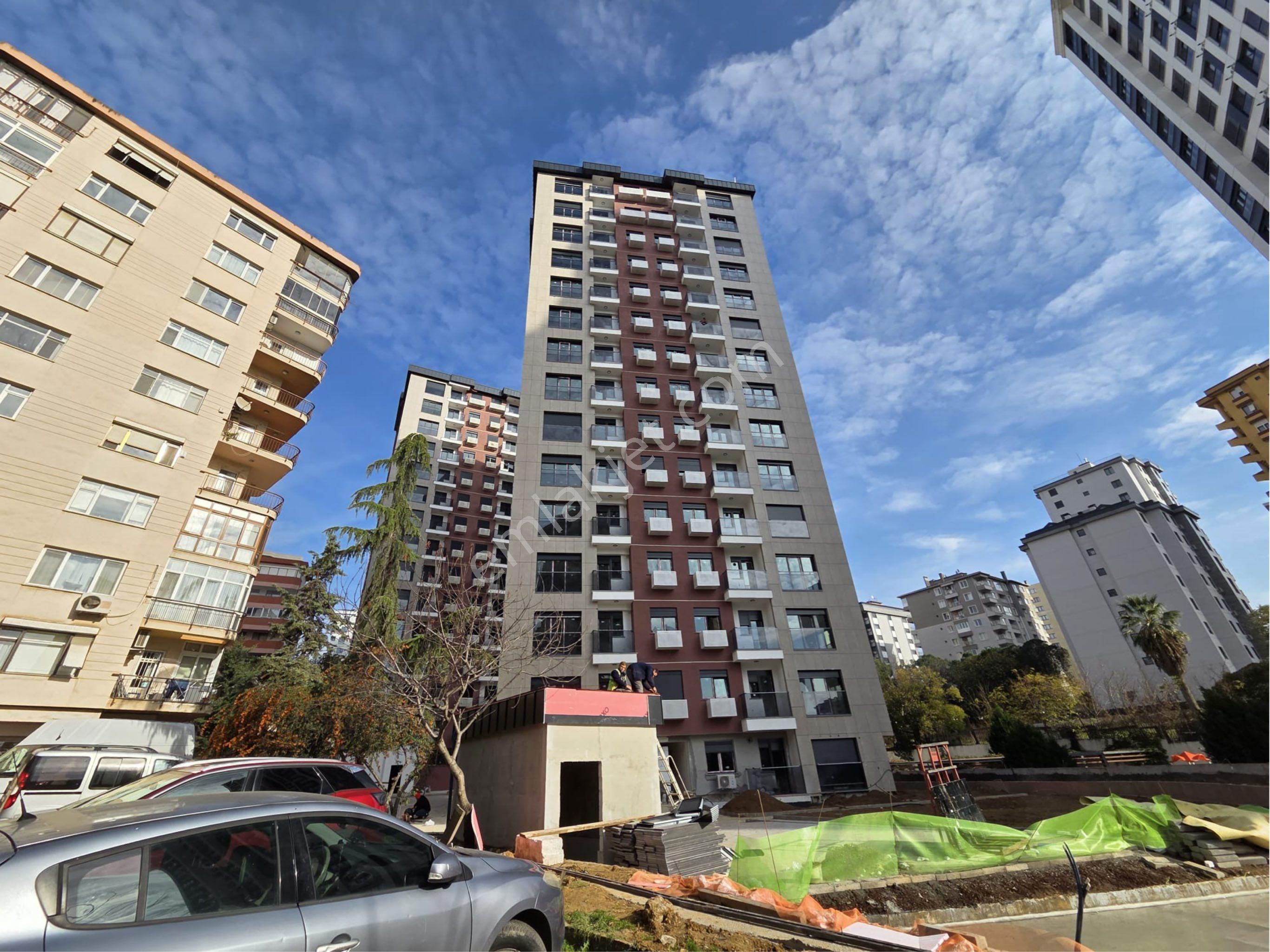 Oben'den Şenesenevlerde Oturuma Hazır Sıfır Havuzlu 2+1 Net65 M²