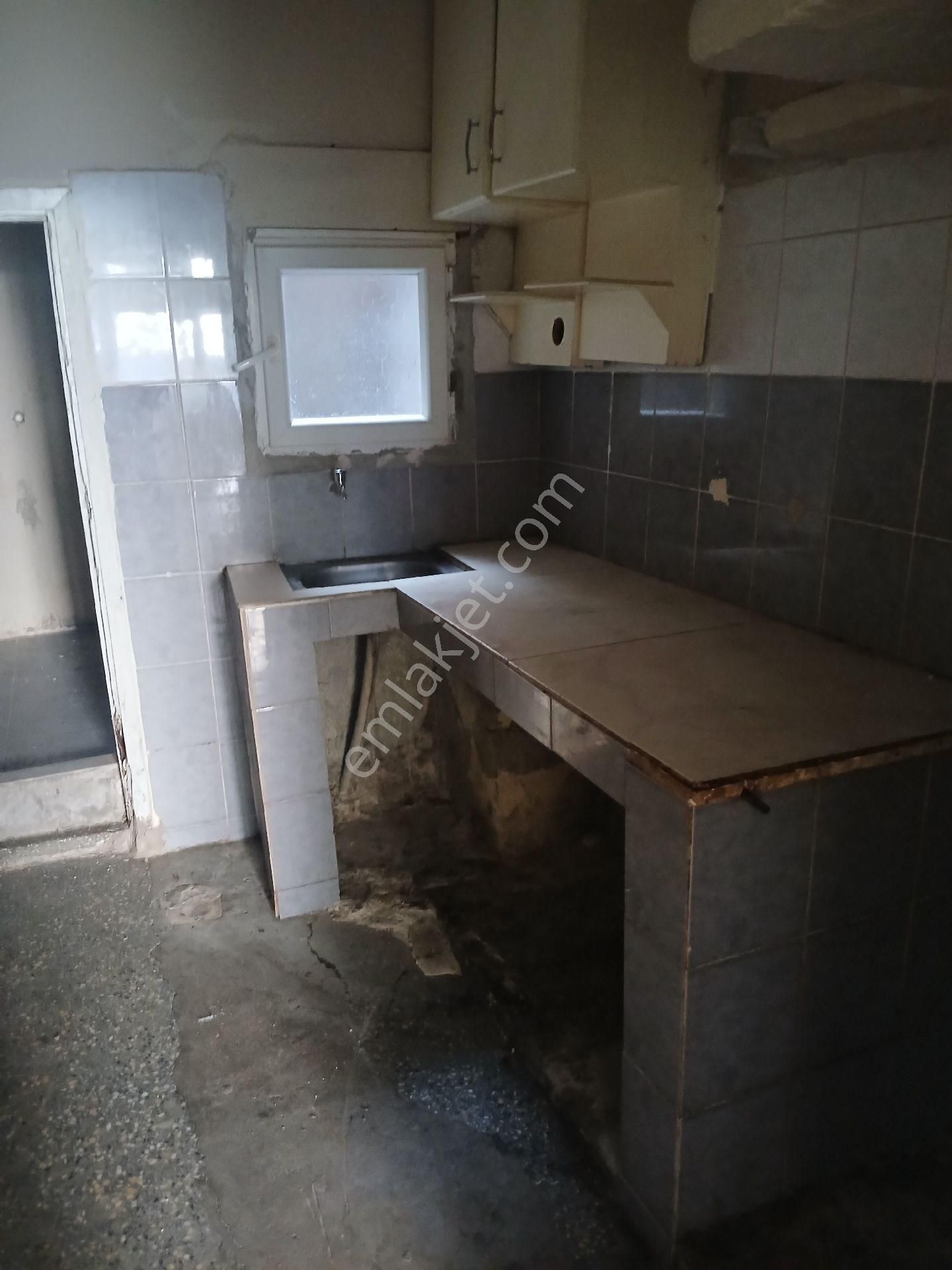 Karabağlar Yahaner Zafer Tepe Mah Bekara Uygundur Bay Ve Ya Bayan Çekirdek Aile De Olur - Görsel 10