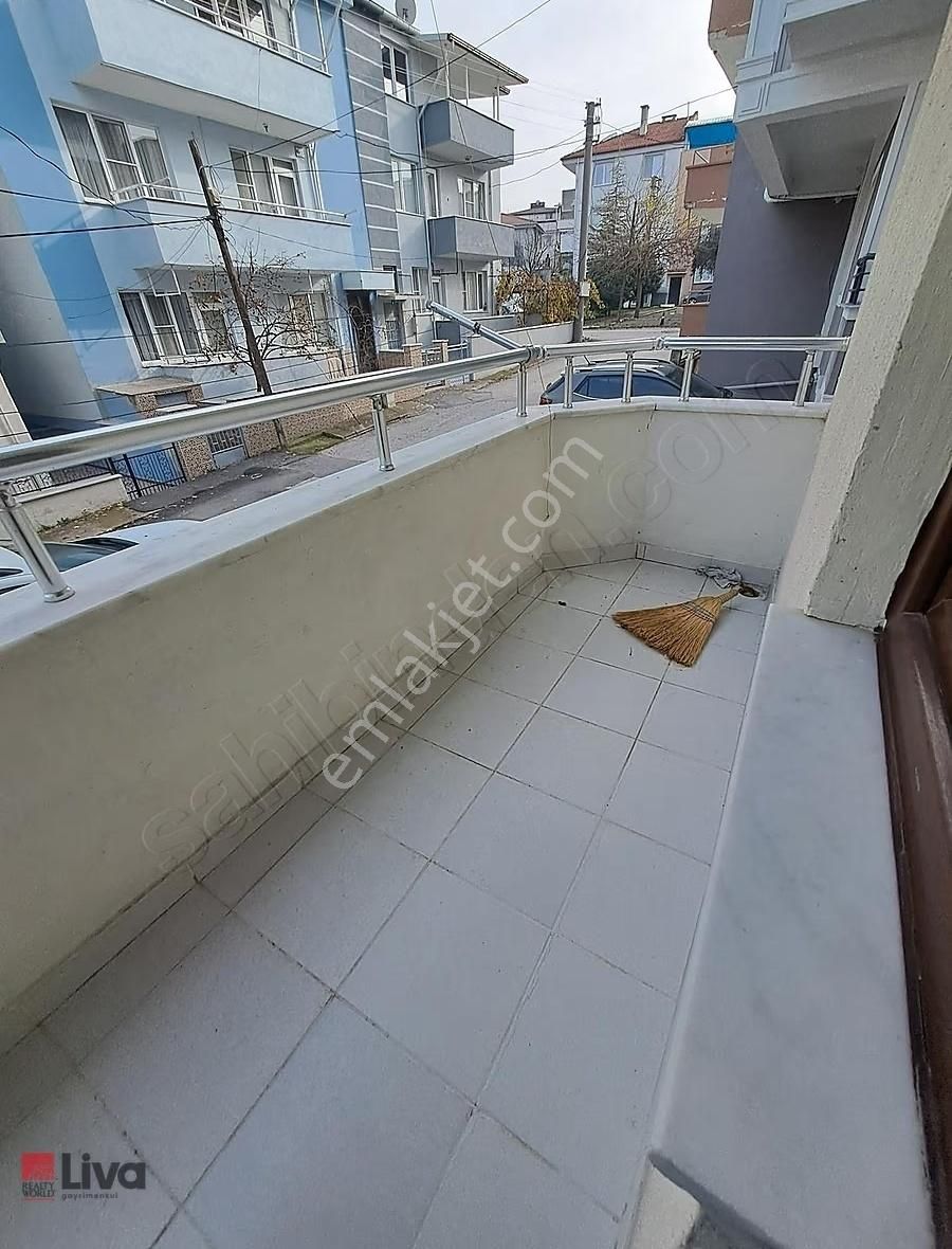 Hasan Basri Çantay 1 Nolu Sağlık Ocağı Yakını Kiralık 2+1 Daire - Görsel 7