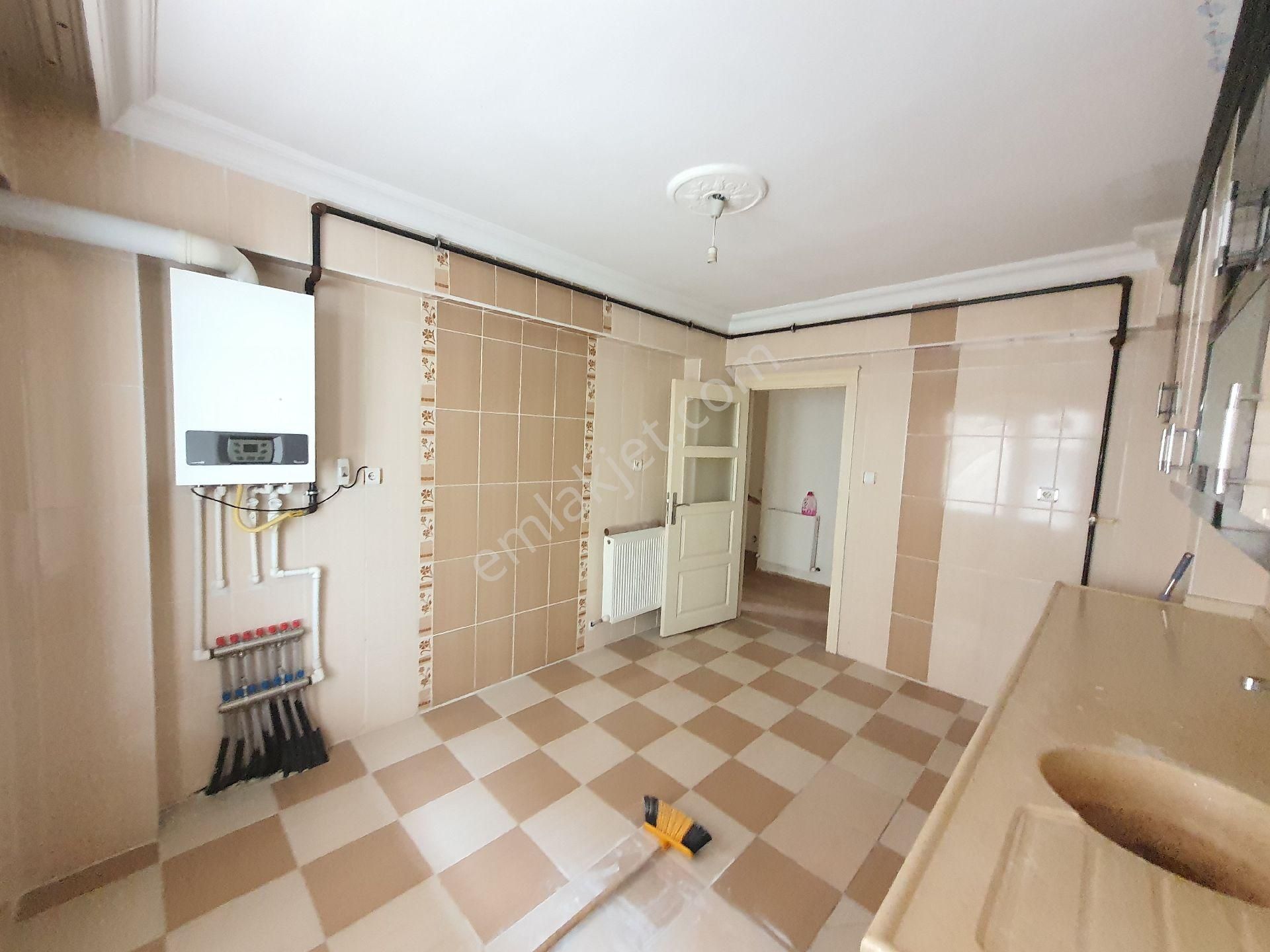 Asansörlü Etlik Şehir Hastane Gata'ya Tekvesait 10'dk Yayla Mah.3+1 Arakat Yapılı 12 Yıllık Bina - Görsel 2