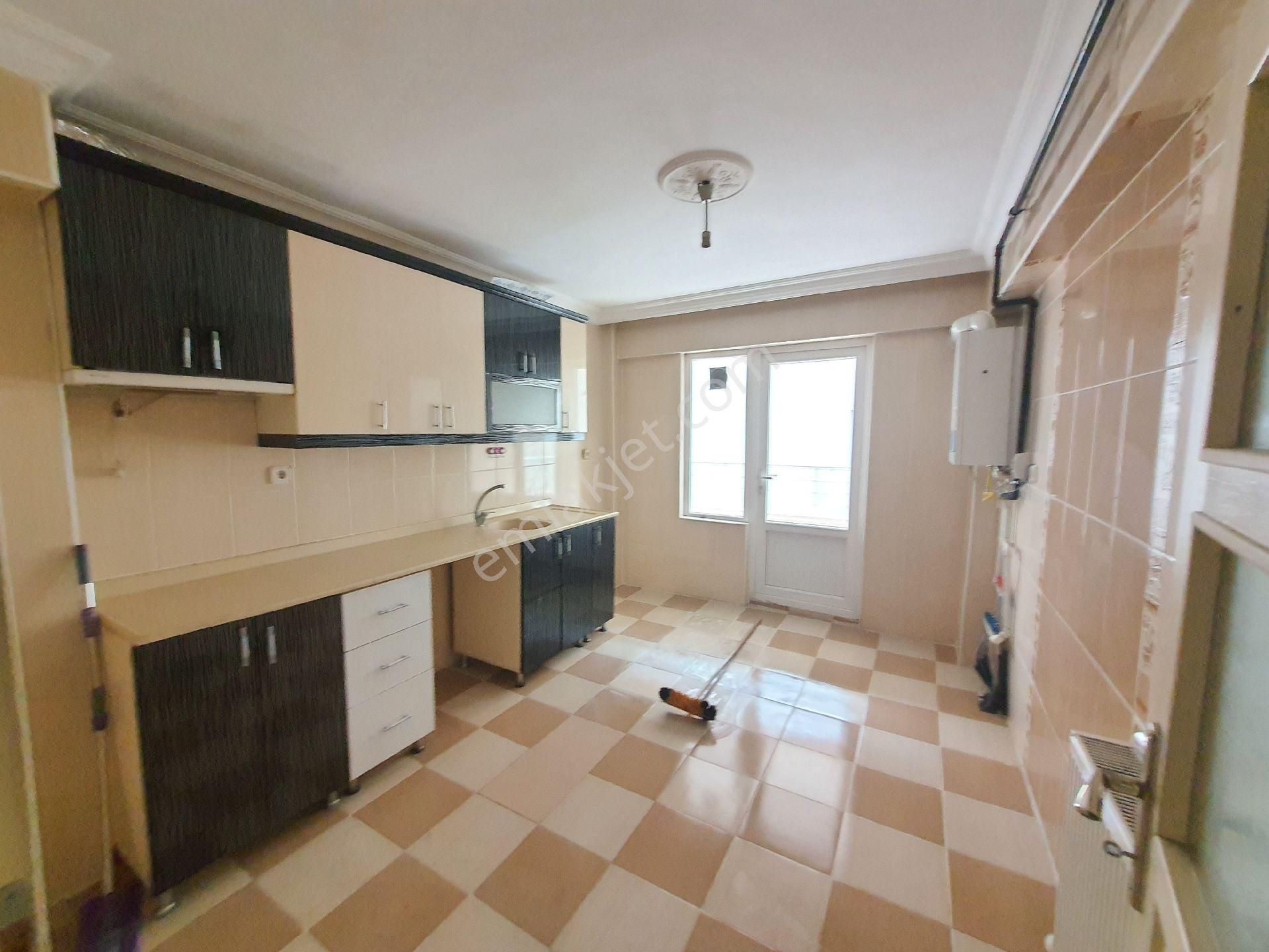 Asansörlü Etlik Şehir Hastane Gata'ya Tekvesait 10'dk Yayla Mah.3+1 Arakat Yapılı 12 Yıllık Bina