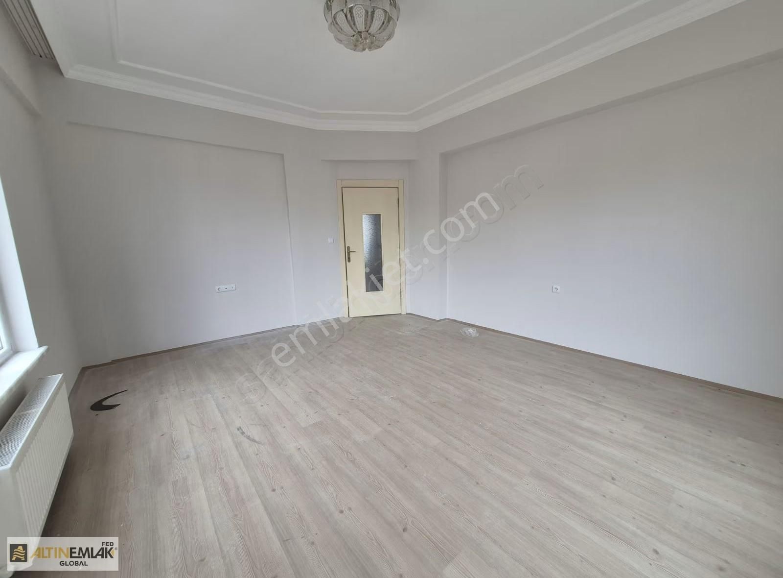 Erkilet General Emir De 3 Katlı Satılık Aile Apartmanı