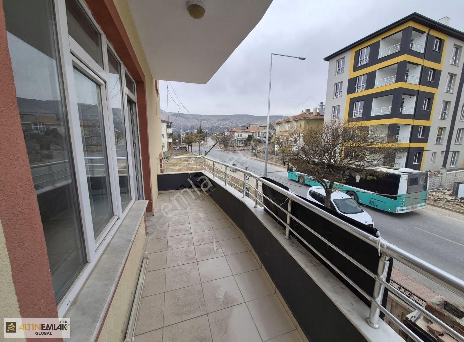 Erkilet General Emir De 3 Katlı Satılık Aile Apartmanı - Görsel 14
