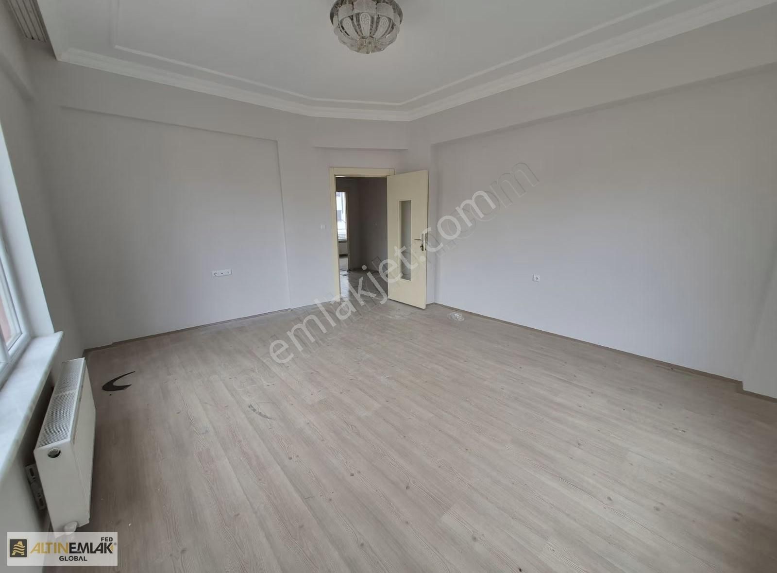 Erkilet General Emir De 3 Katlı Satılık Aile Apartmanı - Görsel 21