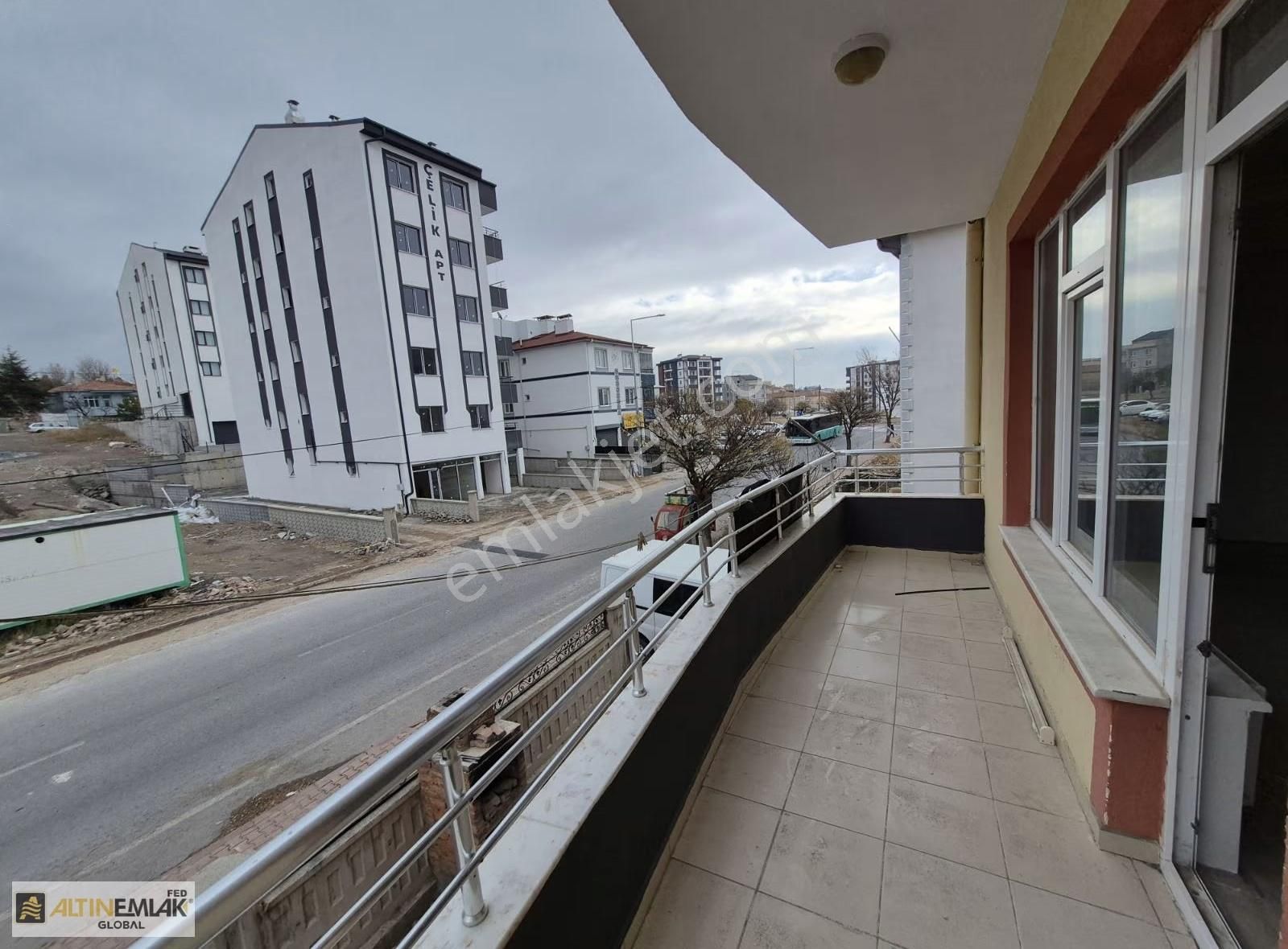 Erkilet General Emir De 3 Katlı Satılık Aile Apartmanı - Görsel 7