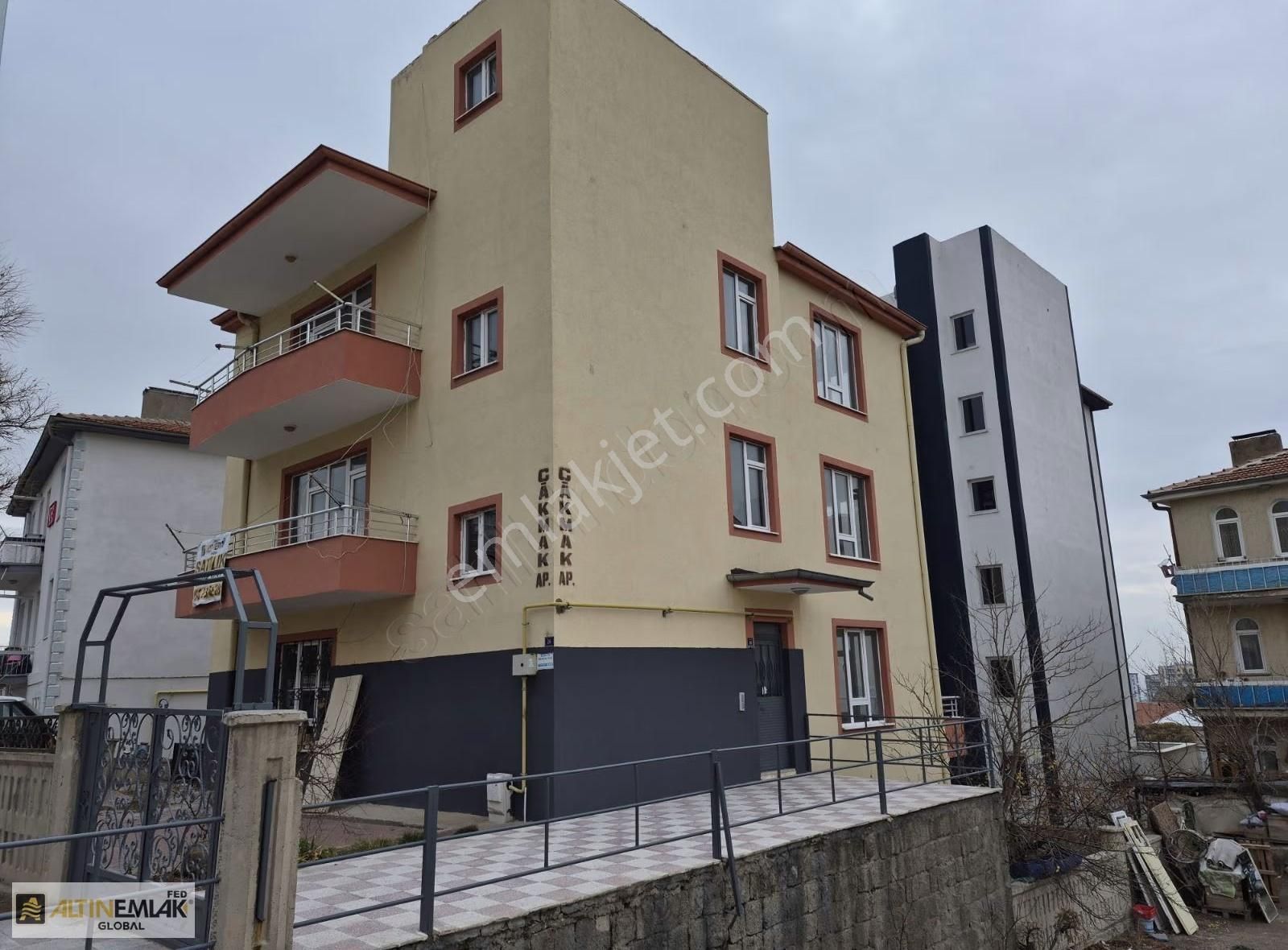 Erkilet General Emir De 3 Katlı Satılık Aile Apartmanı - Görsel 12