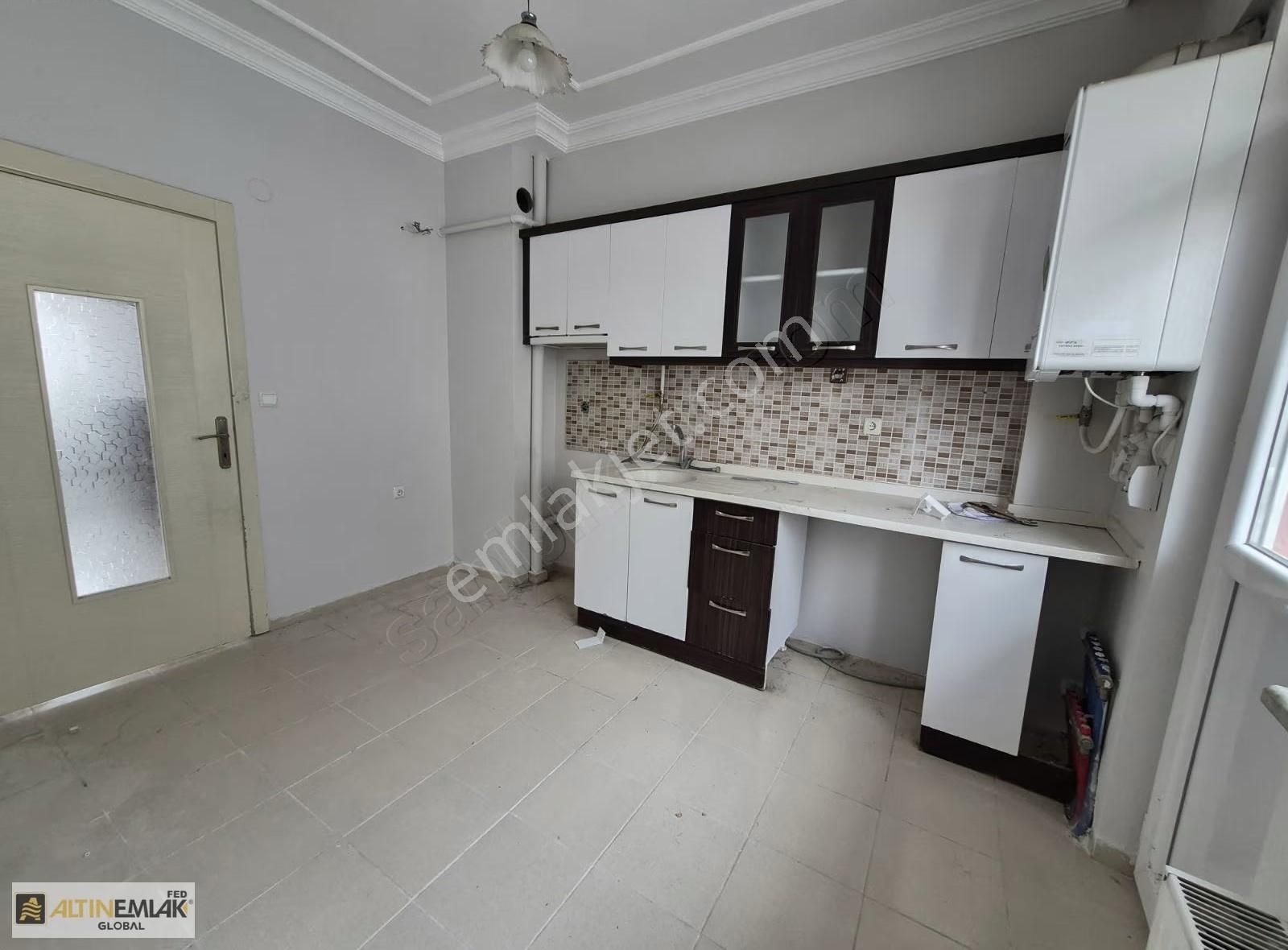 Erkilet General Emir De 3 Katlı Satılık Aile Apartmanı - Görsel 8