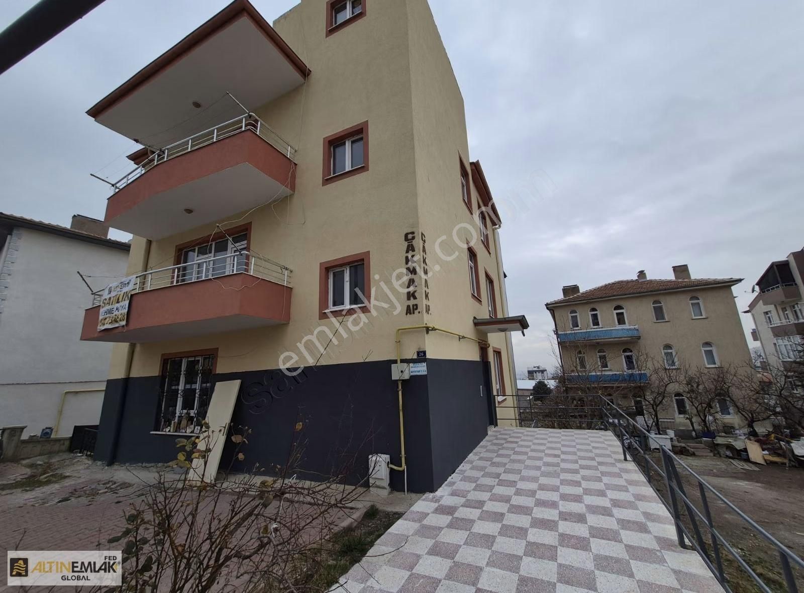 Erkilet General Emir De 3 Katlı Satılık Aile Apartmanı - Görsel 10