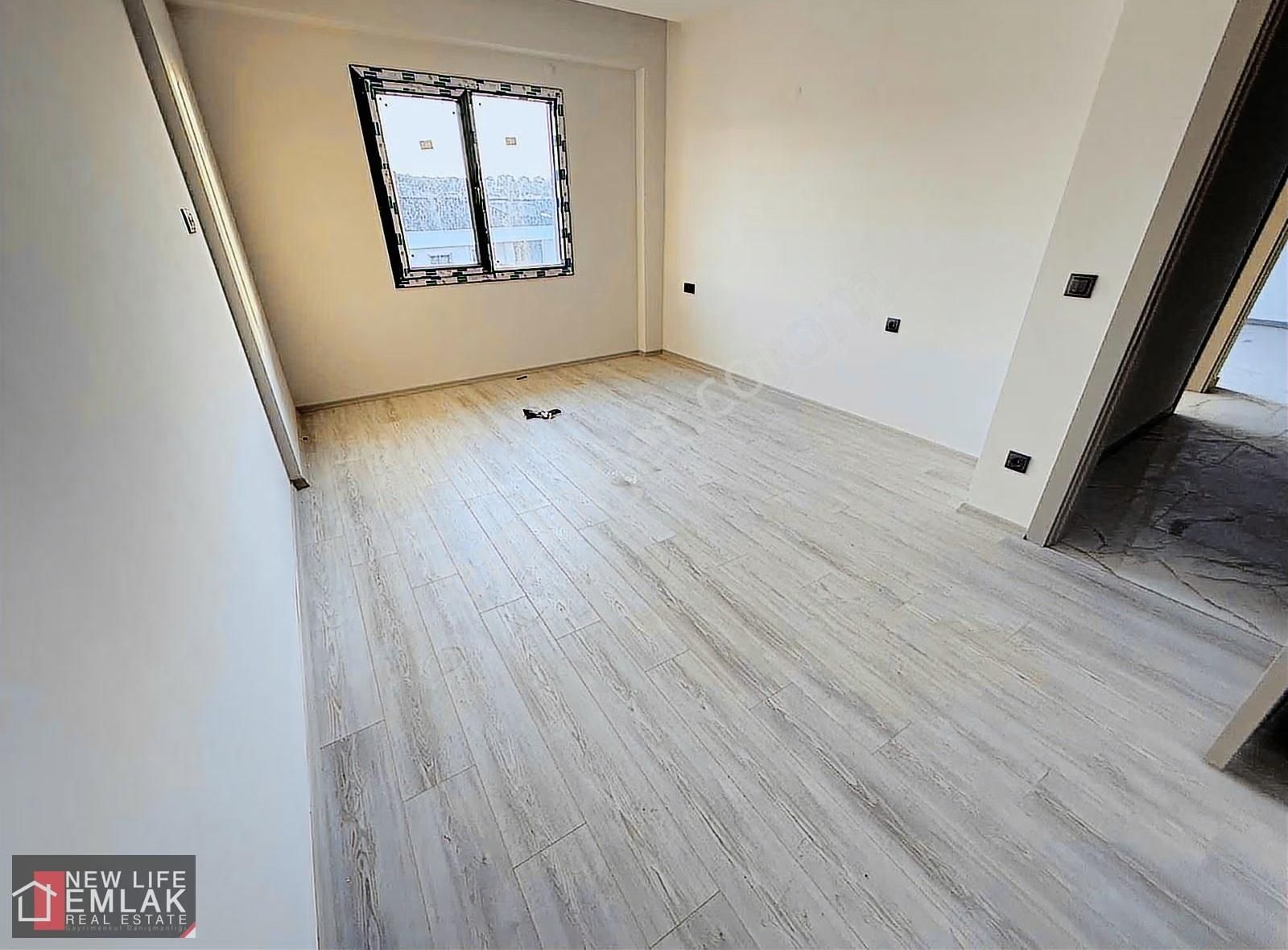 Kuşadası Merkezde Havuzlu Sitede Satılık 2+1 Daire - Görsel 23