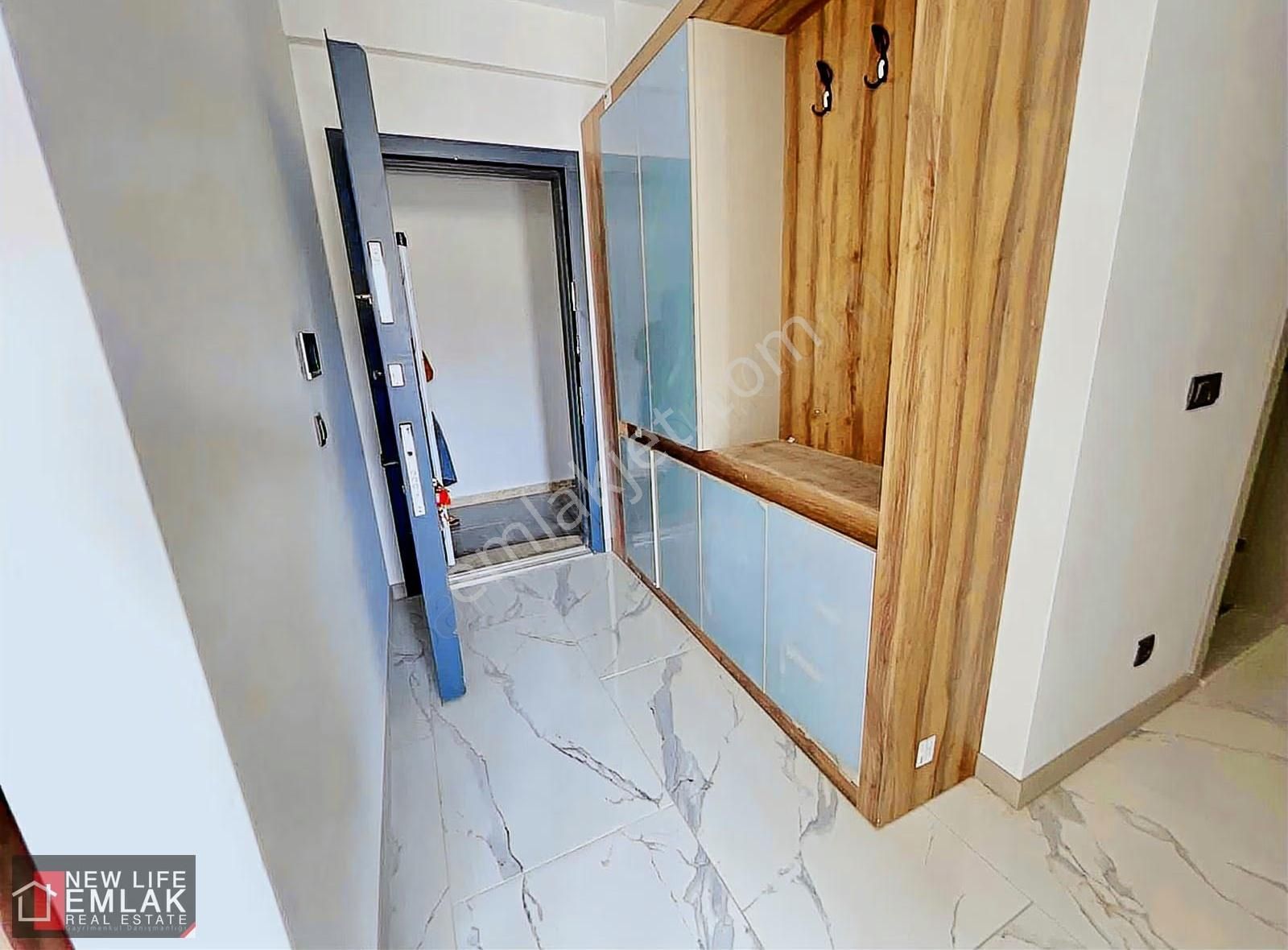 Kuşadası Merkezde Havuzlu Sitede Satılık 2+1 Daire - Görsel 17