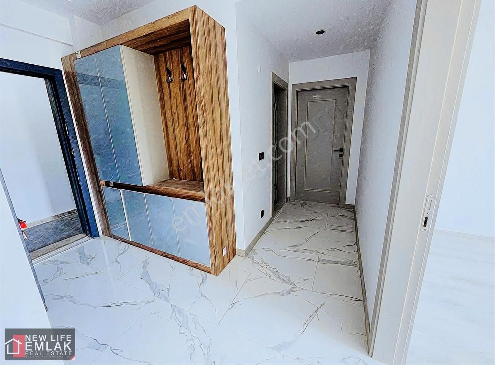 Kuşadası Merkezde Havuzlu Sitede Satılık 2+1 Daire - Görsel 5