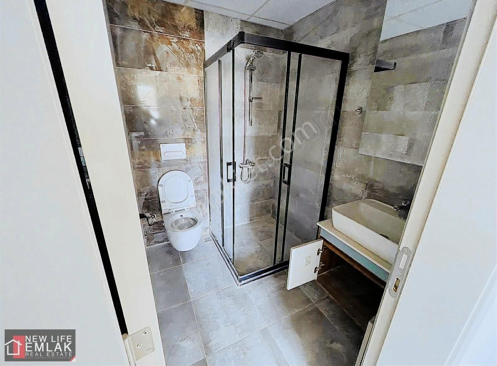 Kuşadası Merkezde Havuzlu Sitede Satılık 2+1 Daire - Görsel 27