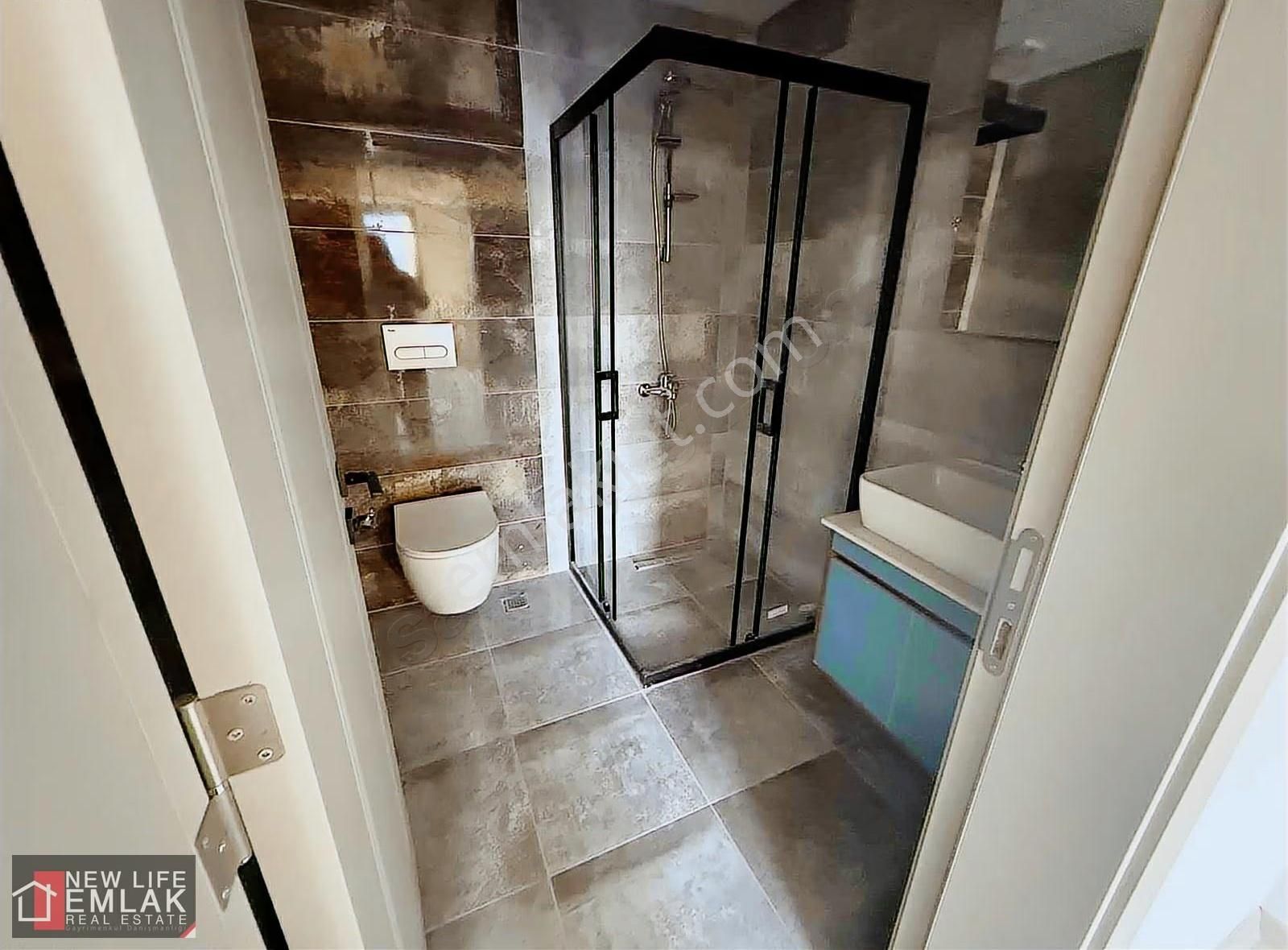 Kuşadası Merkezde Havuzlu Sitede Satılık 2+1 Daire - Görsel 25