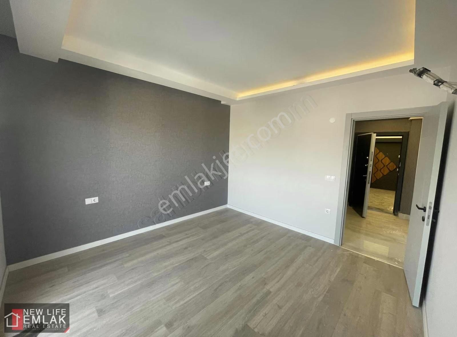 Kuşadasında Havuzlu Site İçerisinde 1+1 Boş Kiralık Daire - Görsel 4