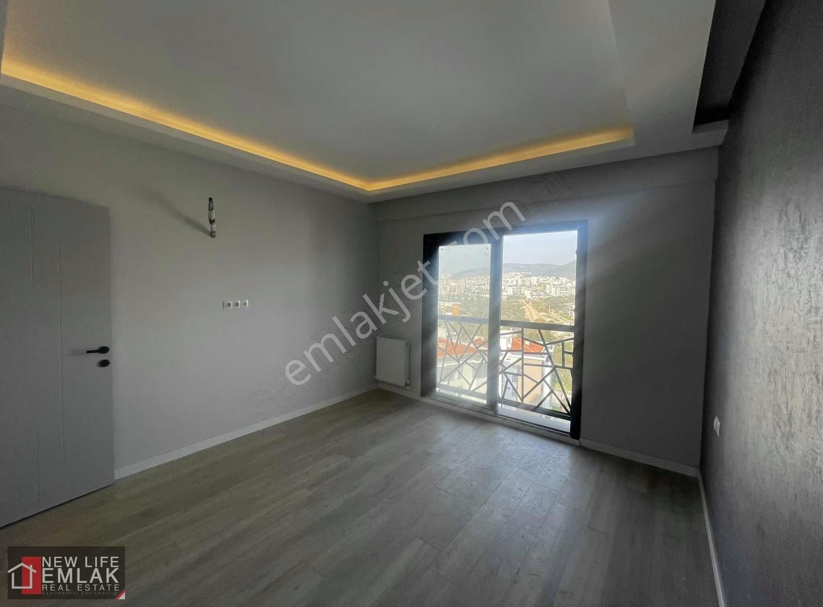 Kuşadasında Havuzlu Site İçerisinde 1+1 Boş Kiralık Daire - Görsel 7