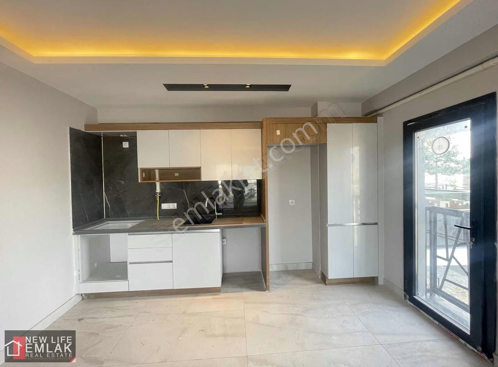 Kuşadasında Havuzlu Site İçerisinde 1+1 Boş Kiralık Daire - Görsel 8