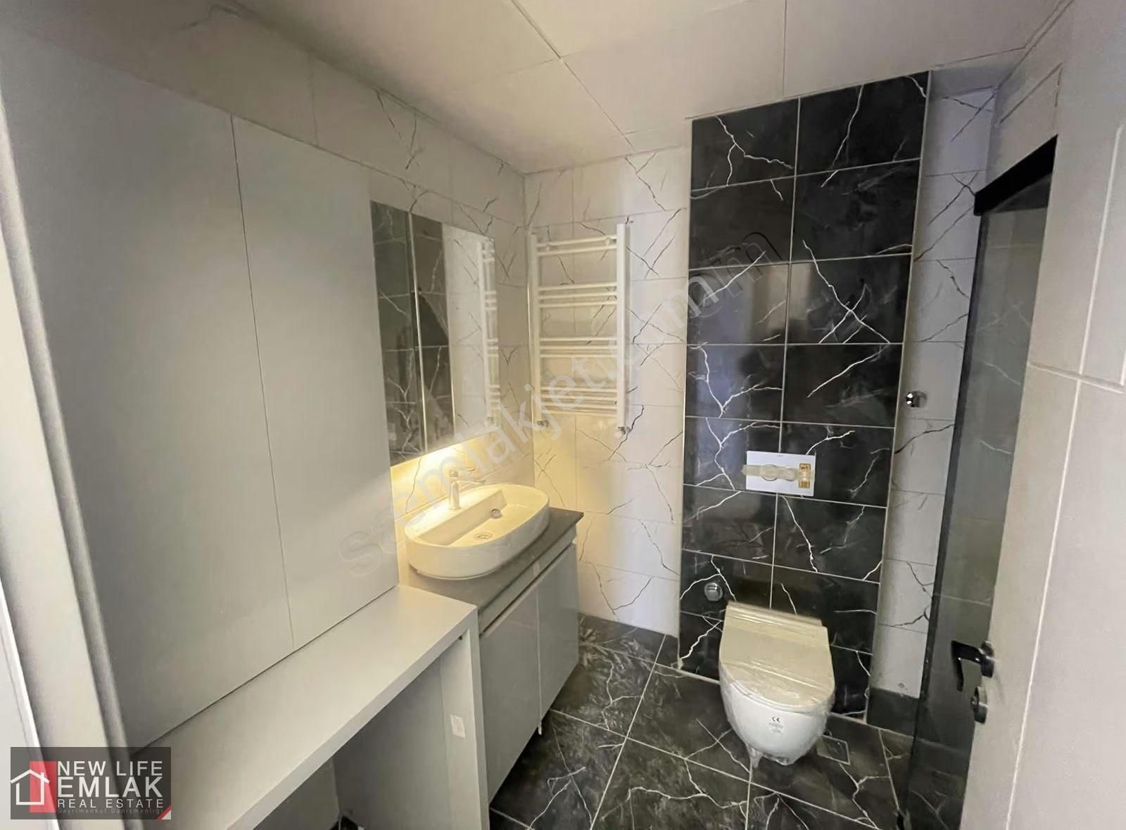 Kuşadasında Havuzlu Site İçerisinde 1+1 Boş Kiralık Daire - Görsel 12