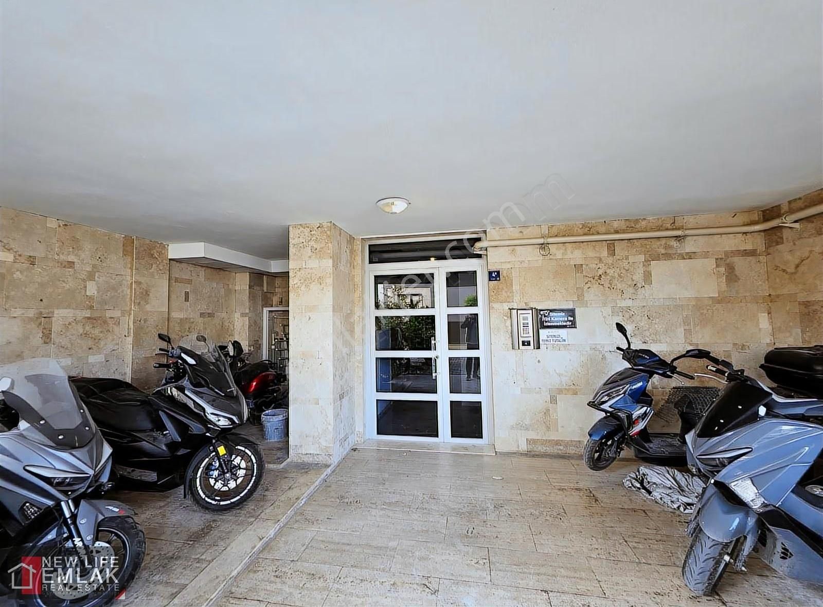 Kuşadası İkiçeşmelikte Havuzlu Sitede Geniş 1+1 - Görsel 3