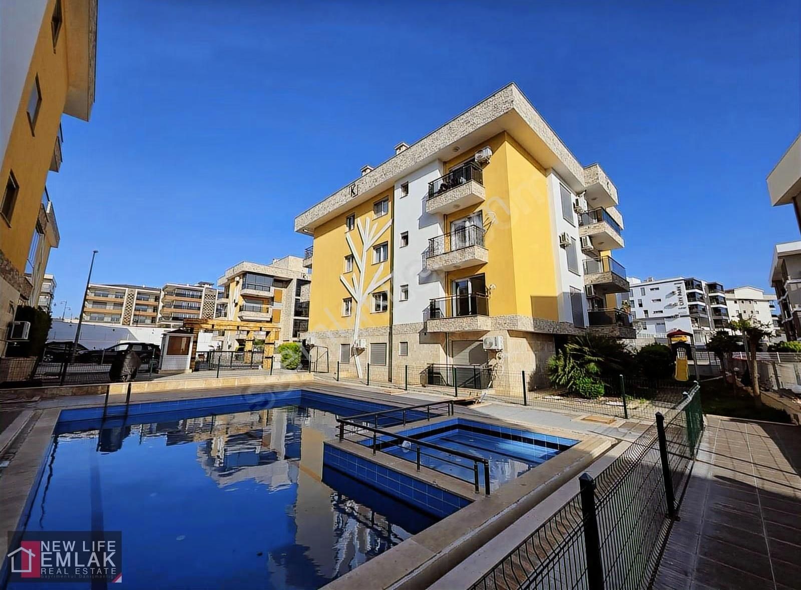 Kuşadası İkiçeşmelikte Havuzlu Sitede Geniş 1+1 - Görsel 5