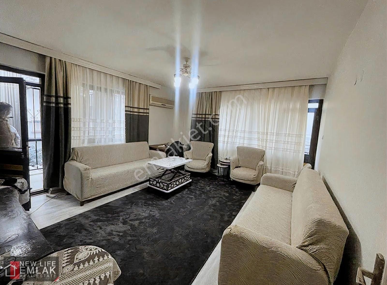 Kuşadası Merkezi Konumda Satılık 3+1