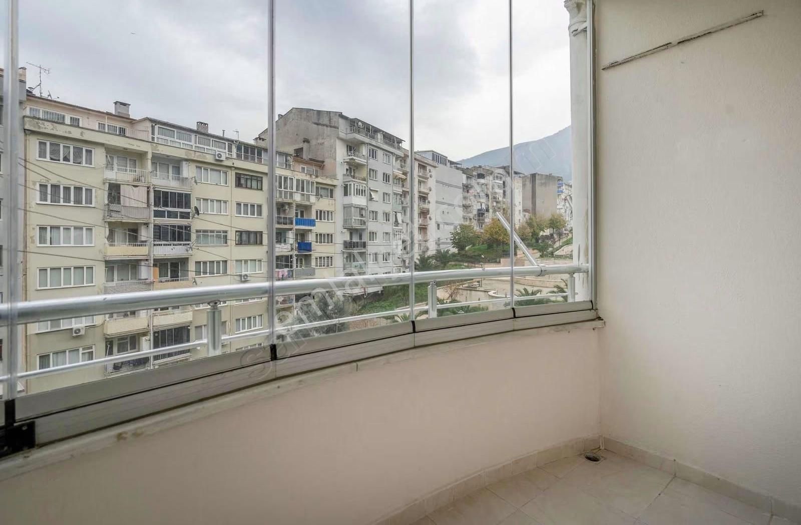 Kartal Sitesinde Satılık 3+1 Ara Kat Daire - Görsel 32