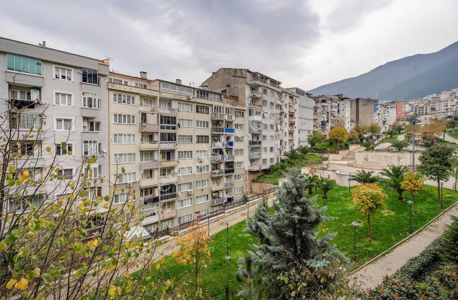 Kartal Sitesinde Satılık 3+1 Ara Kat Daire - Görsel 2