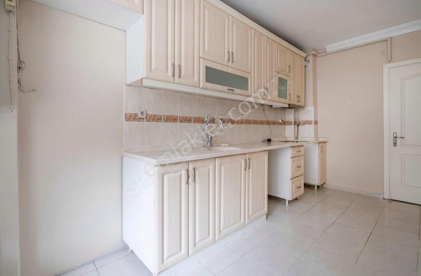 Kartal Sitesinde Satılık 3+1 Ara Kat Daire - Görsel 4