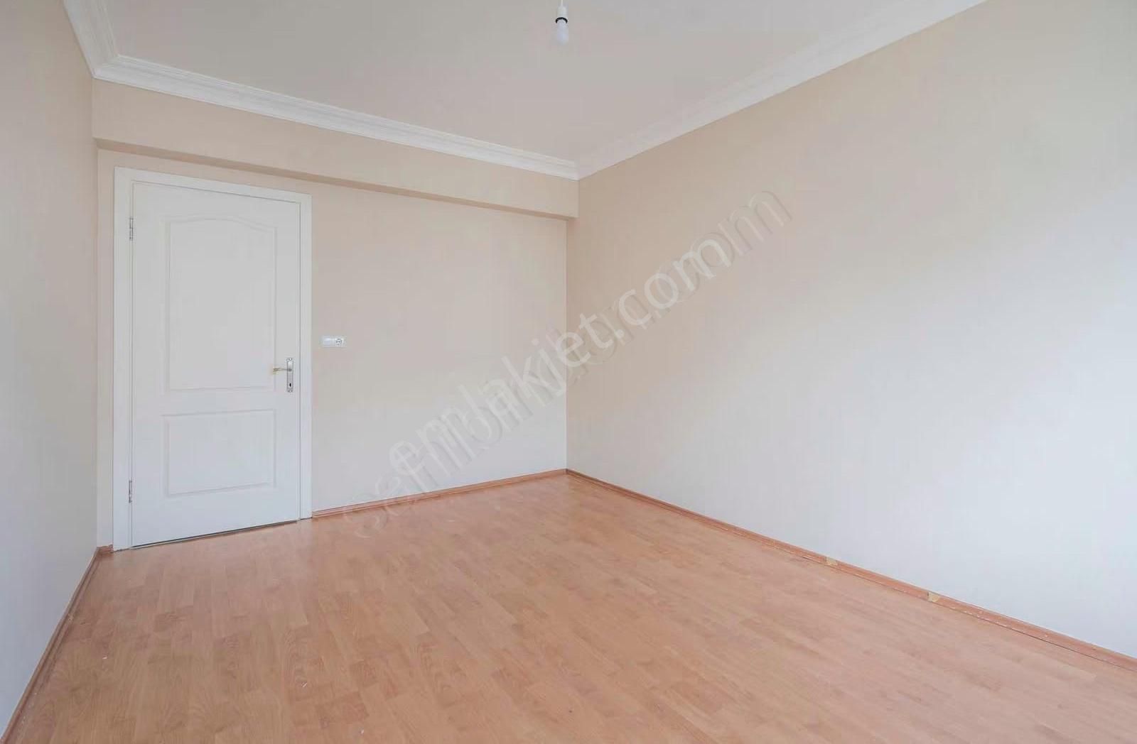 Kartal Sitesinde Satılık 3+1 Ara Kat Daire - Görsel 3