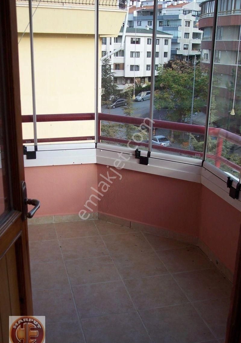 Kırkkonaklar'da 5+1 280m2 Bakımlı Büro - Görsel 23