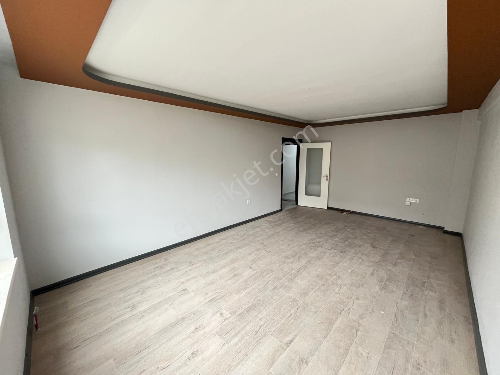 Mülk Emlak Ofisinden 3+1 110 M2 Vestiyerli Duşakabinli Çift Banyolu Fırsat Dairesi !! - Görsel 4