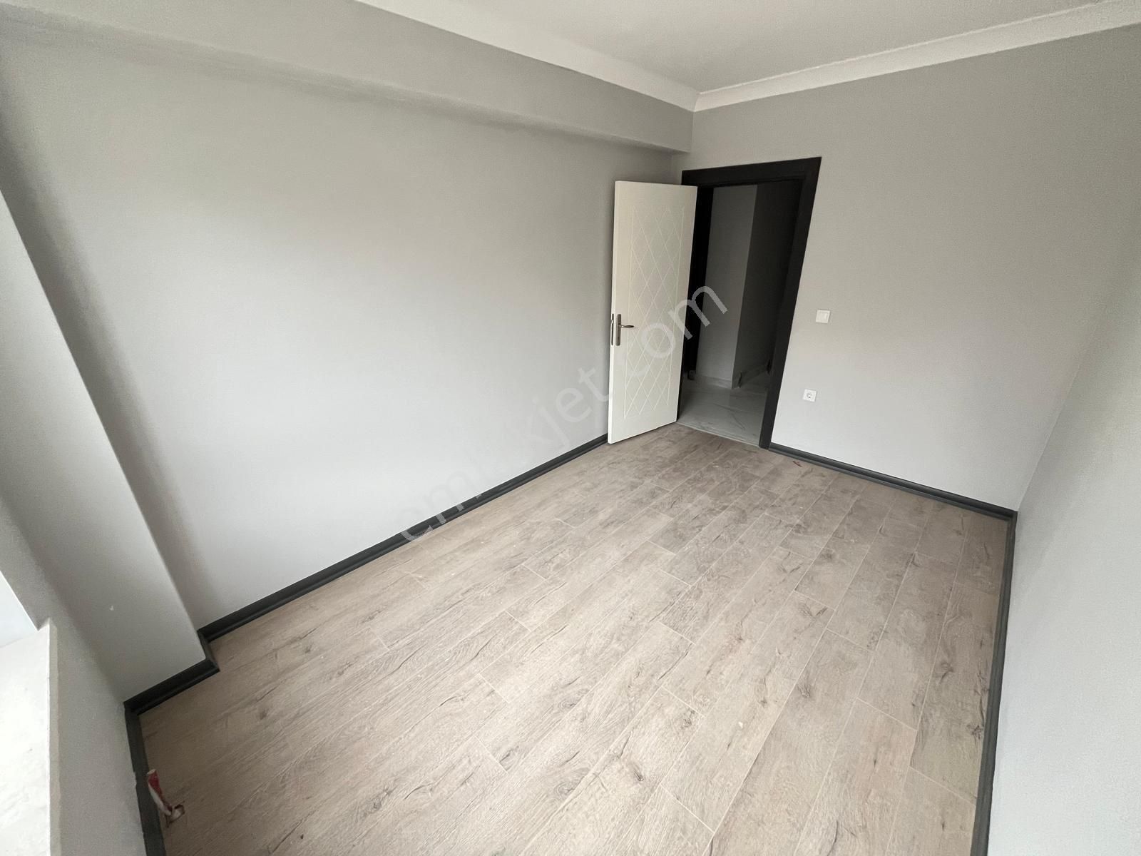 Mülk Emlak Ofisinden 3+1 110 M2 Vestiyerli Duşakabinli Çift Banyolu Fırsat Dairesi !! - Görsel 35