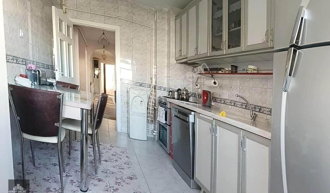 Uzman Emlak'dan Yunusemre Cadde'sinde Orta Katta Bağımsız Yapılı 3+1 Daire - Görsel 2