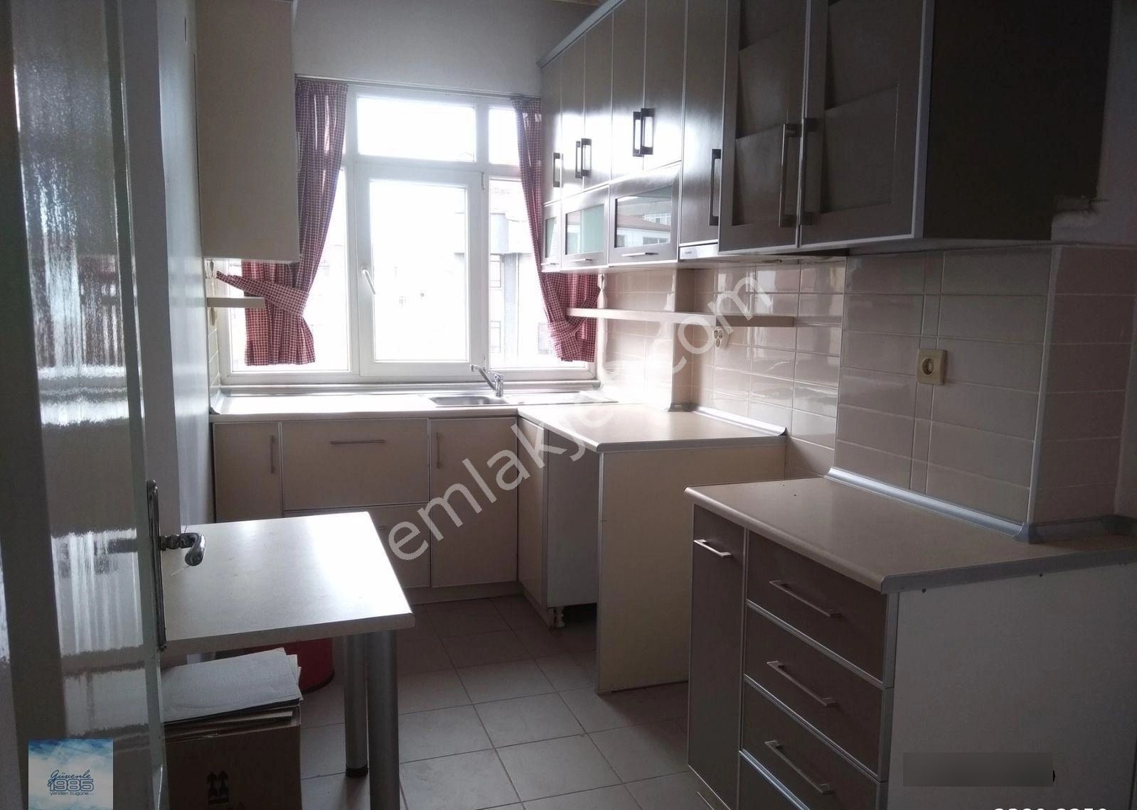 Kavaklıdere Büklüm Sokak'ta Üçüncü Kat, Üç Oda Salon, Salon Bağımsız, Güney Cephe Bakımlı, - Görsel 5