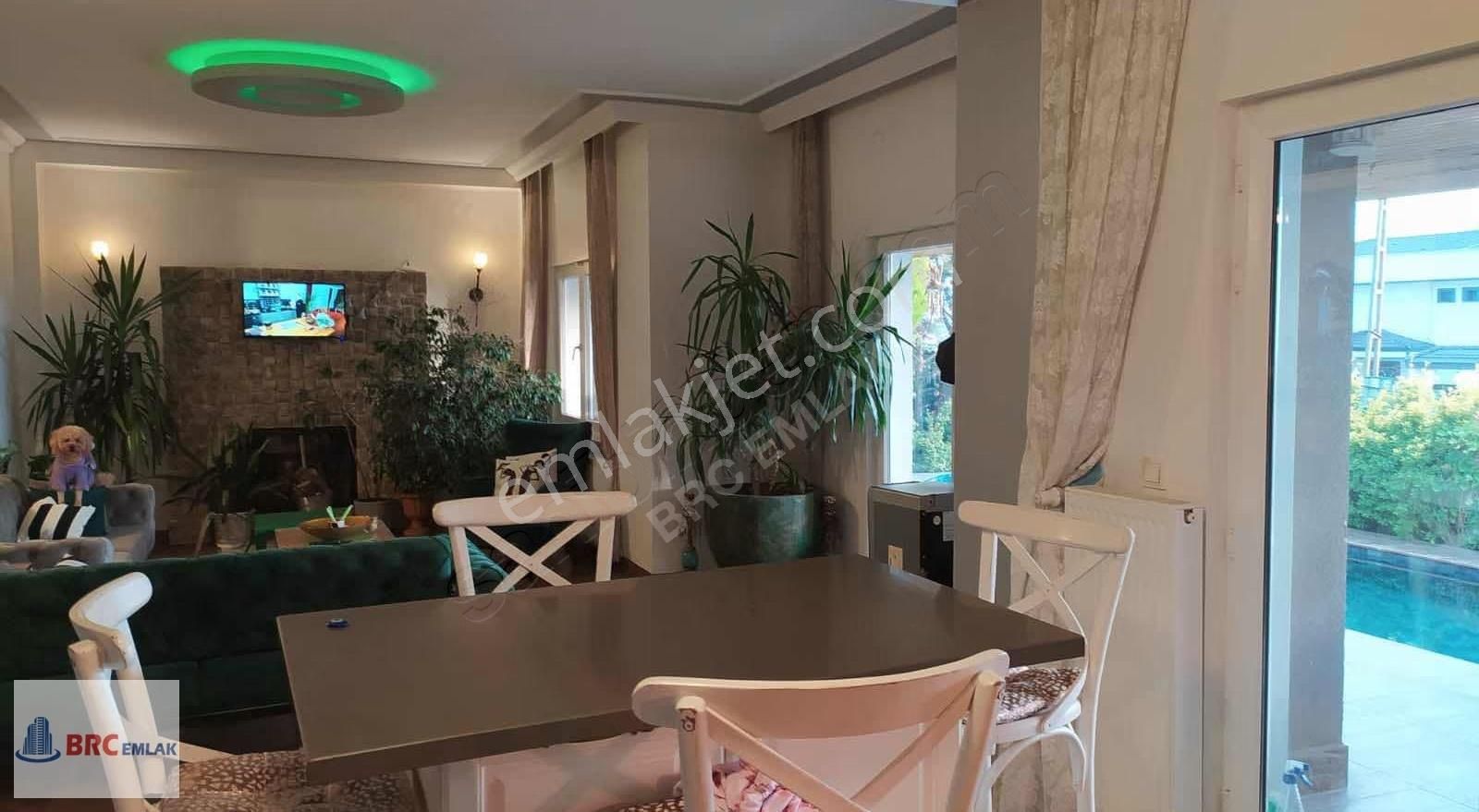 Silivri Ortaköyde Havuzlu Tam Müstakil Acil Satılık Villa - Görsel 18