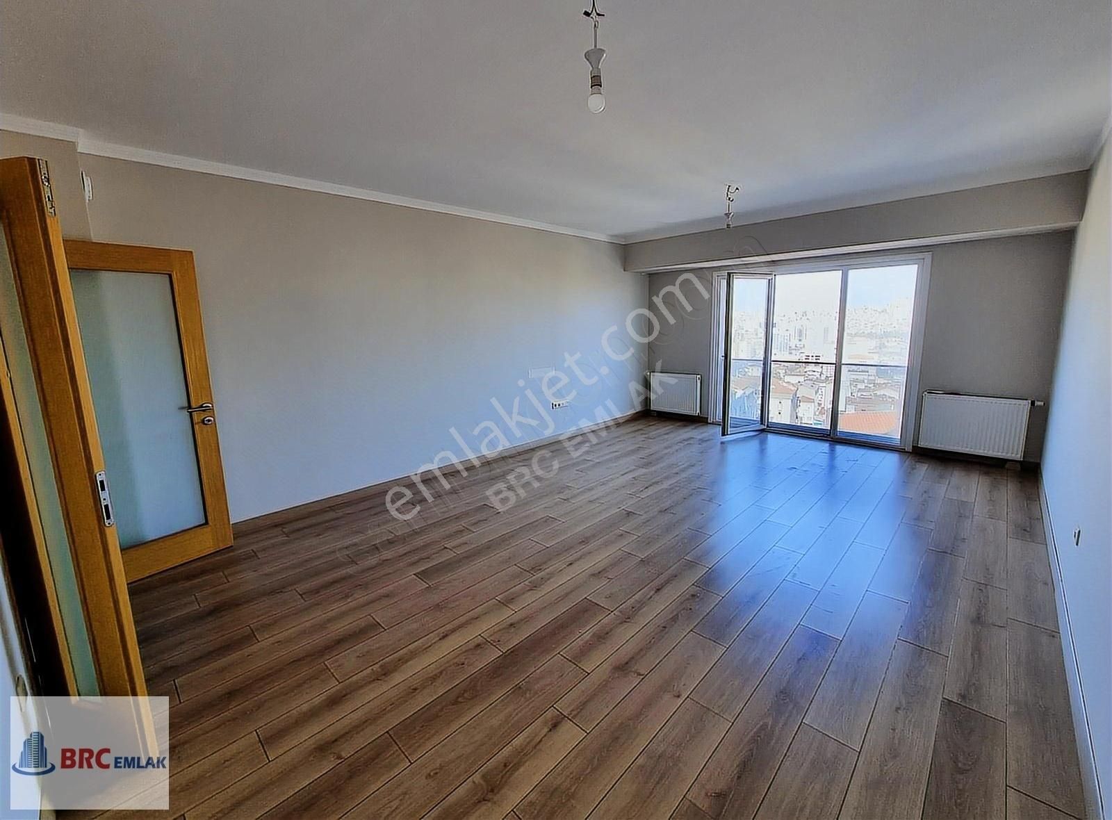 Halkalı Merkez Mah. Hayat Park Sitesi Boş Bakımlı Kiralık 3+1