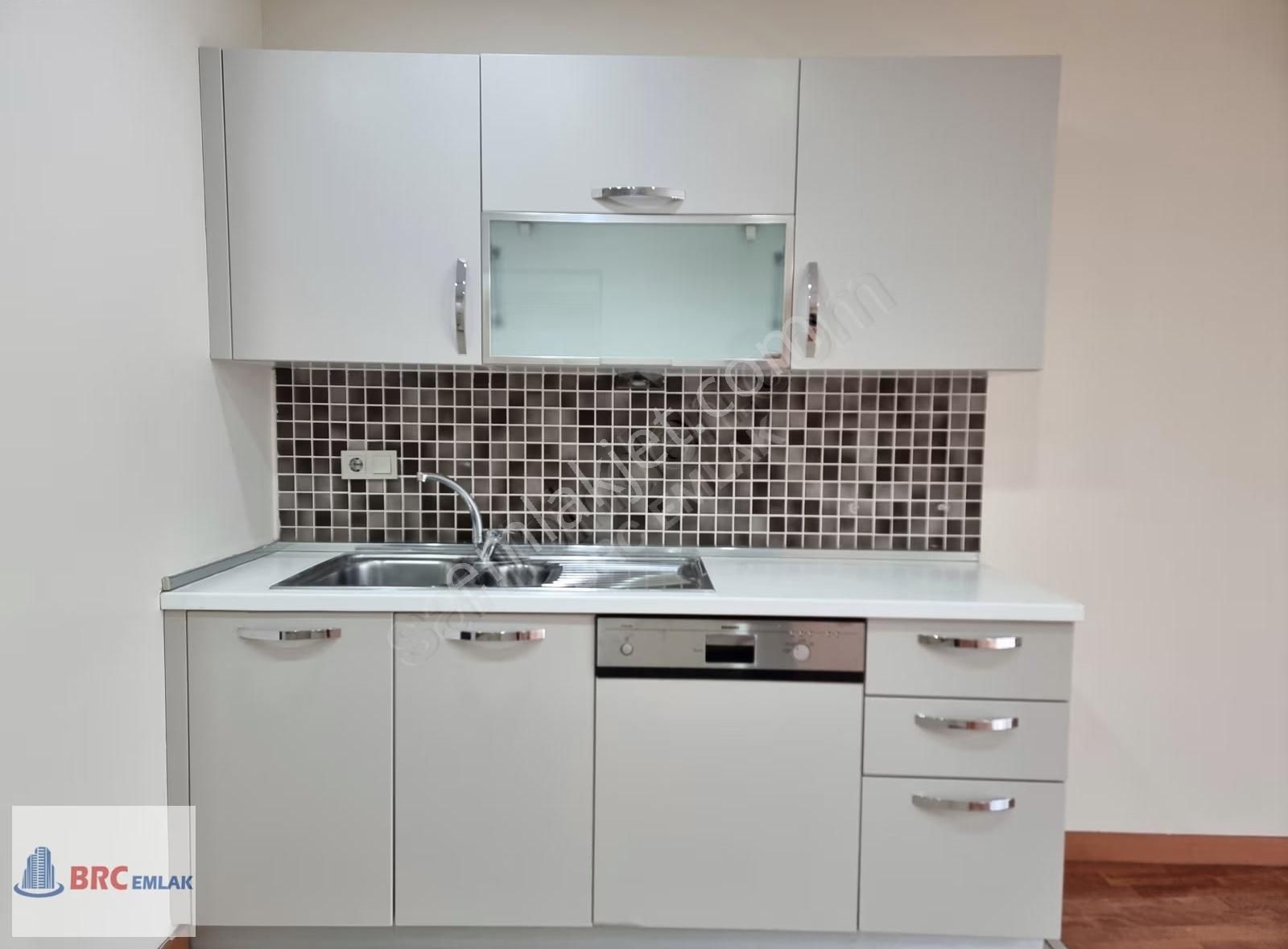 Halkalı Divan Residence Havuz Göl Manzaral Tadilatlı Bakımlı 1+1 - Görsel 15