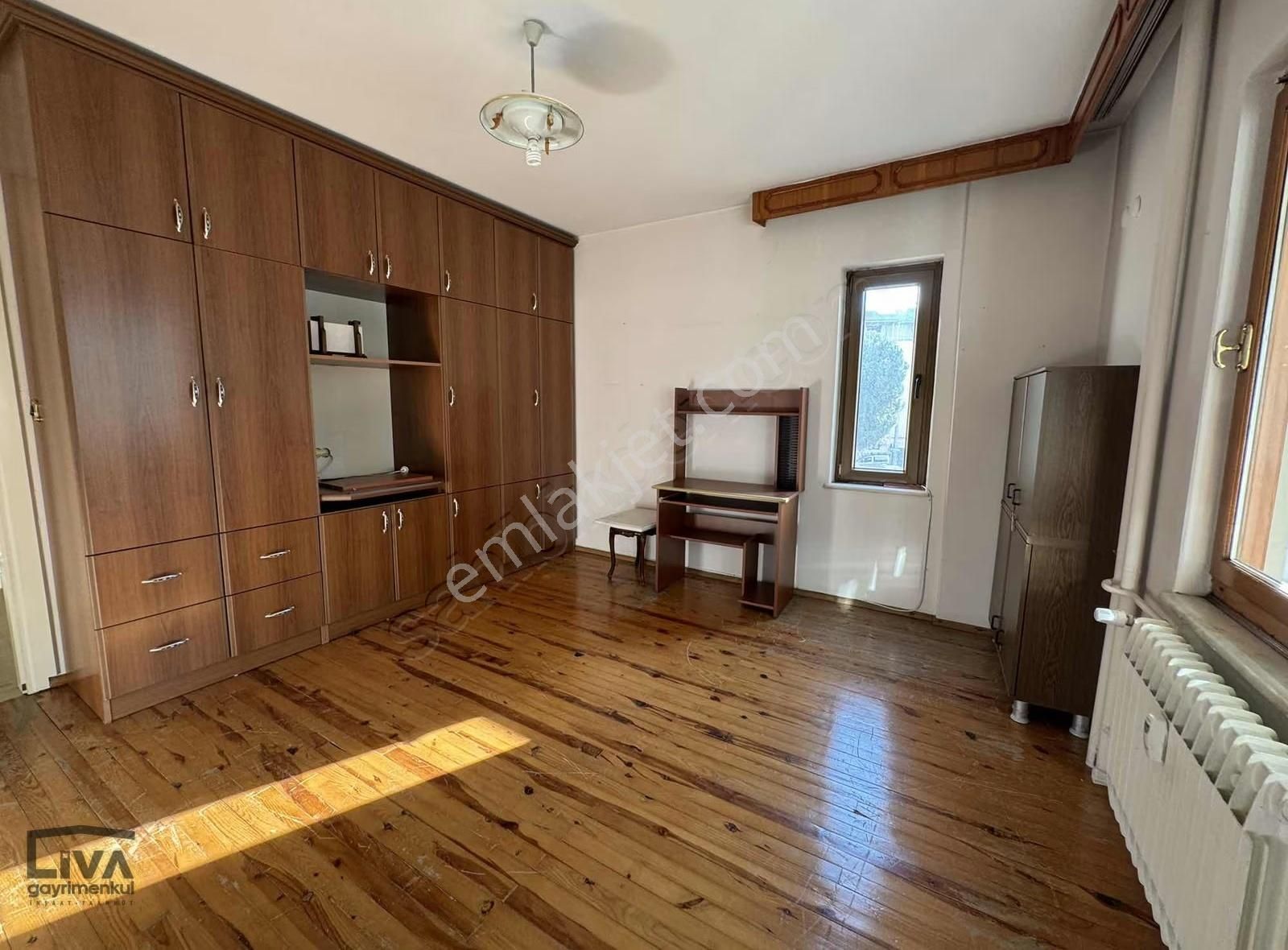 Liva Gayrimenkulden Lise Caddesinde Ana Caddede Satılık Daire - Görsel 11