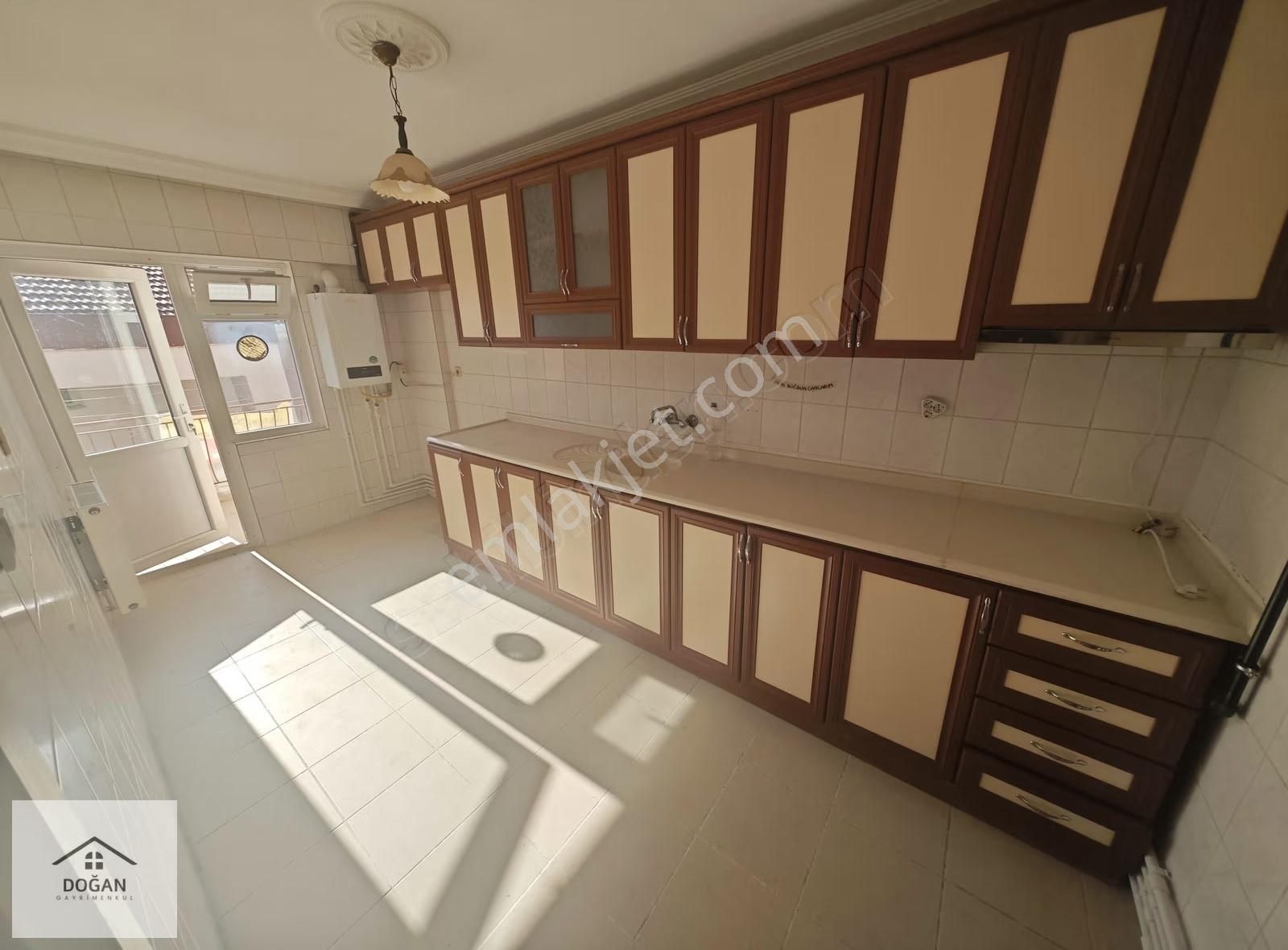 Sincan Tandoğan'da Çok Geniş 3+1 Satılık Harika Yapılı Daire