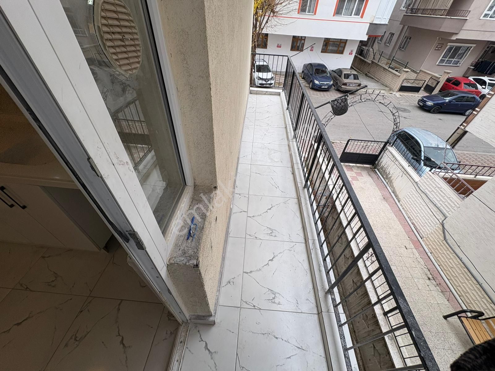 Öz Gayrimenkul'den Plevne Mah'de 3+1 Ara Katta Full+full Daire - Görsel 32