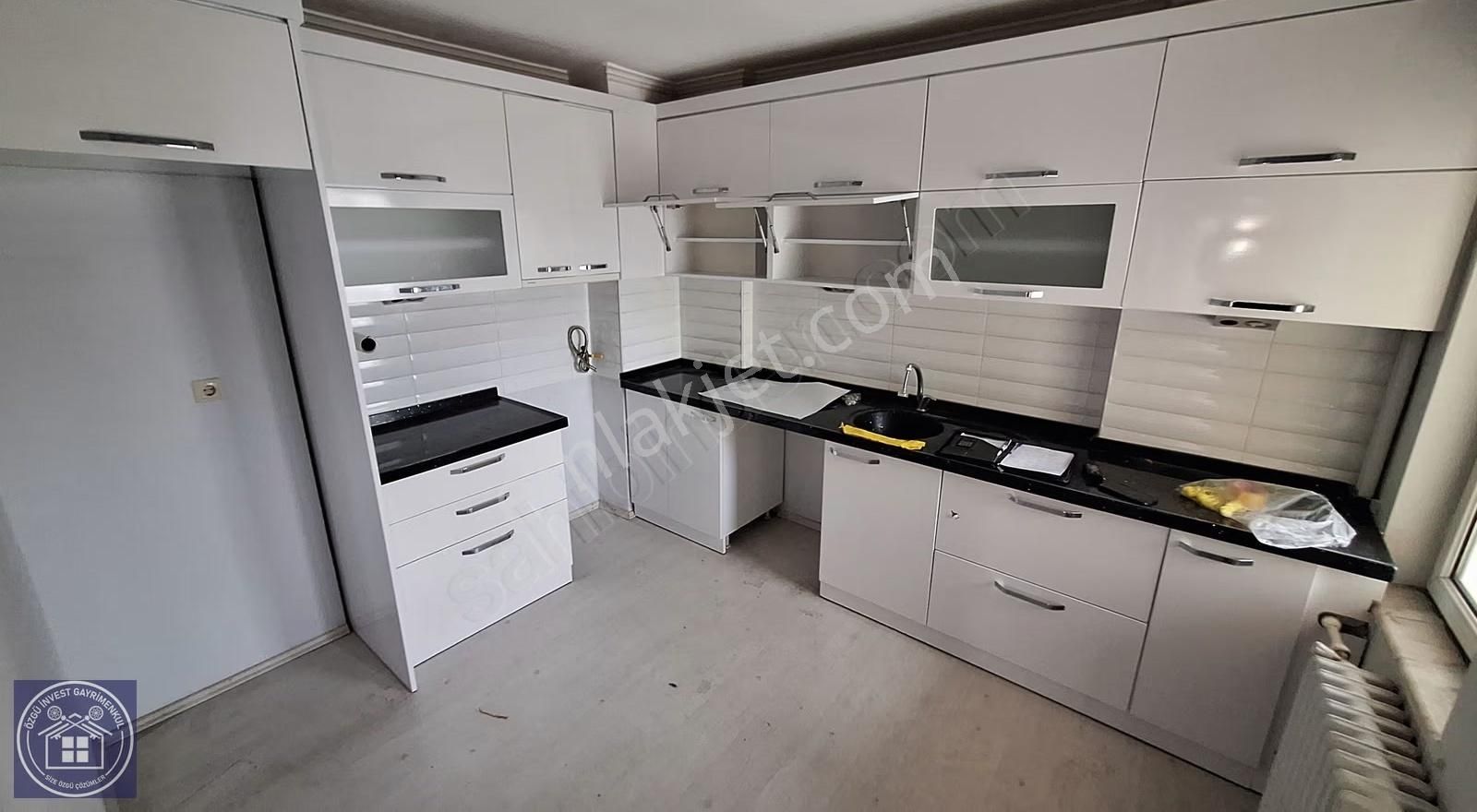 Hanımlar Lokali Arkası Güzelyurt Sitesinde Bakımlı Arakat 3+1 - Görsel 25