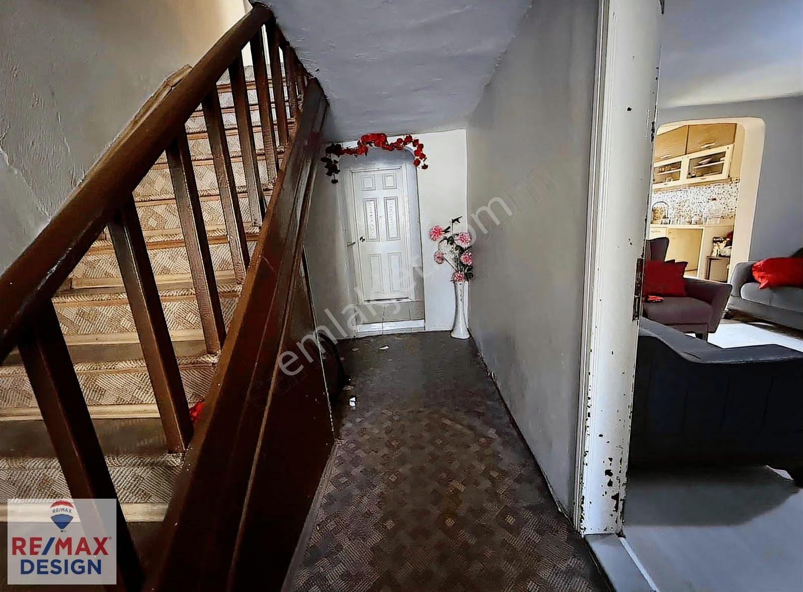 Remax Desıgn Yagcılarda Satılık 2katlı Müstakil Ev - Görsel 18