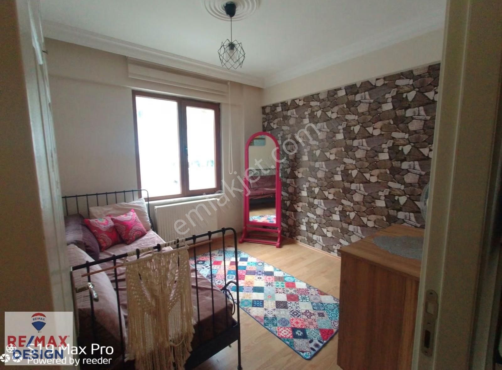 Remax Desıgndan Serdivan Stüdyo Plus Sitesi Esyali Satılık Daire - Görsel 2