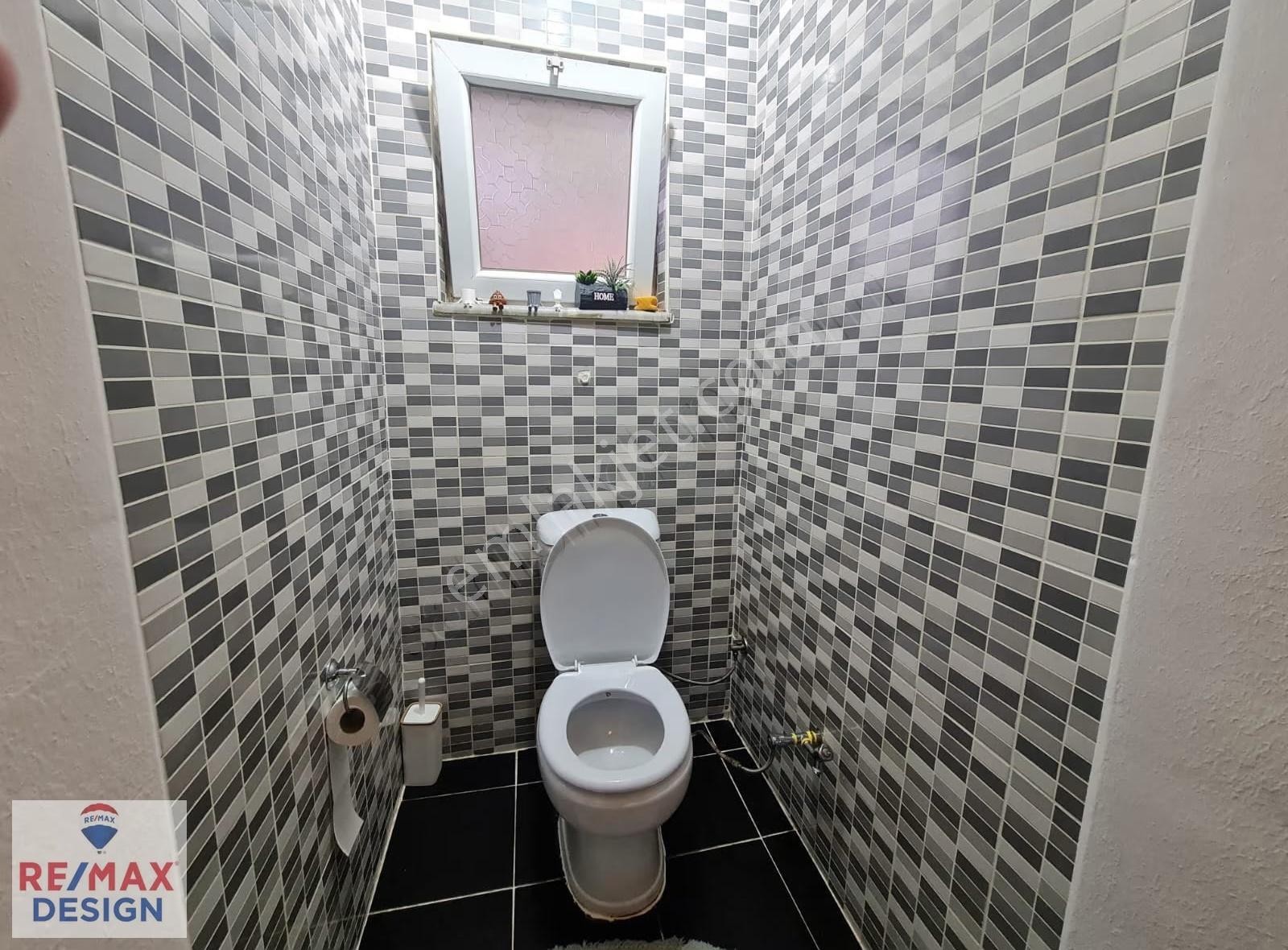 Adapazarı Güllük Mah.de Tadilatlı Satılık 3 Katlı Köşe Bina - Görsel 14