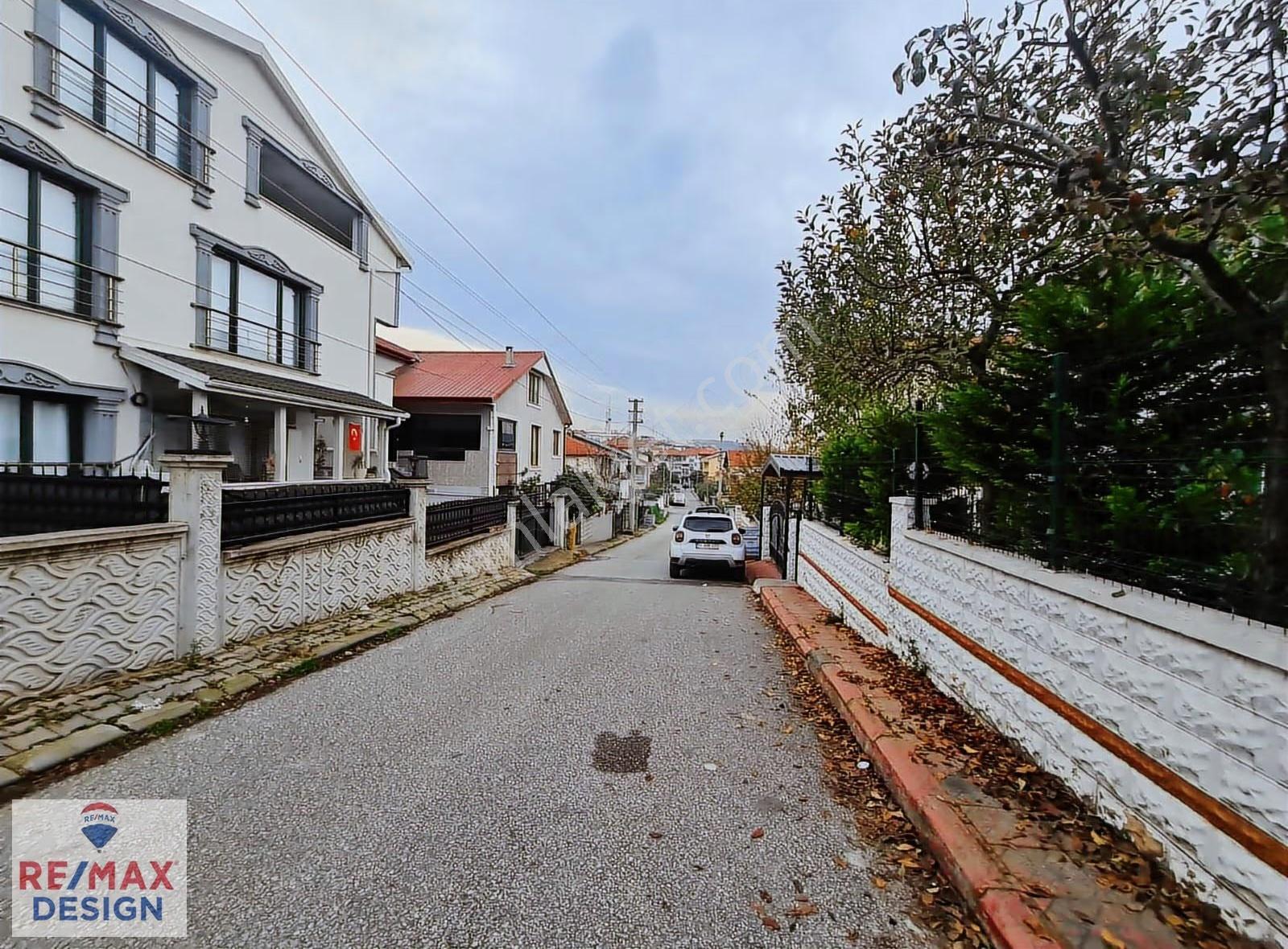 Adapazarı Güllük Mah.de Tadilatlı Satılık 3 Katlı Köşe Bina - Görsel 12