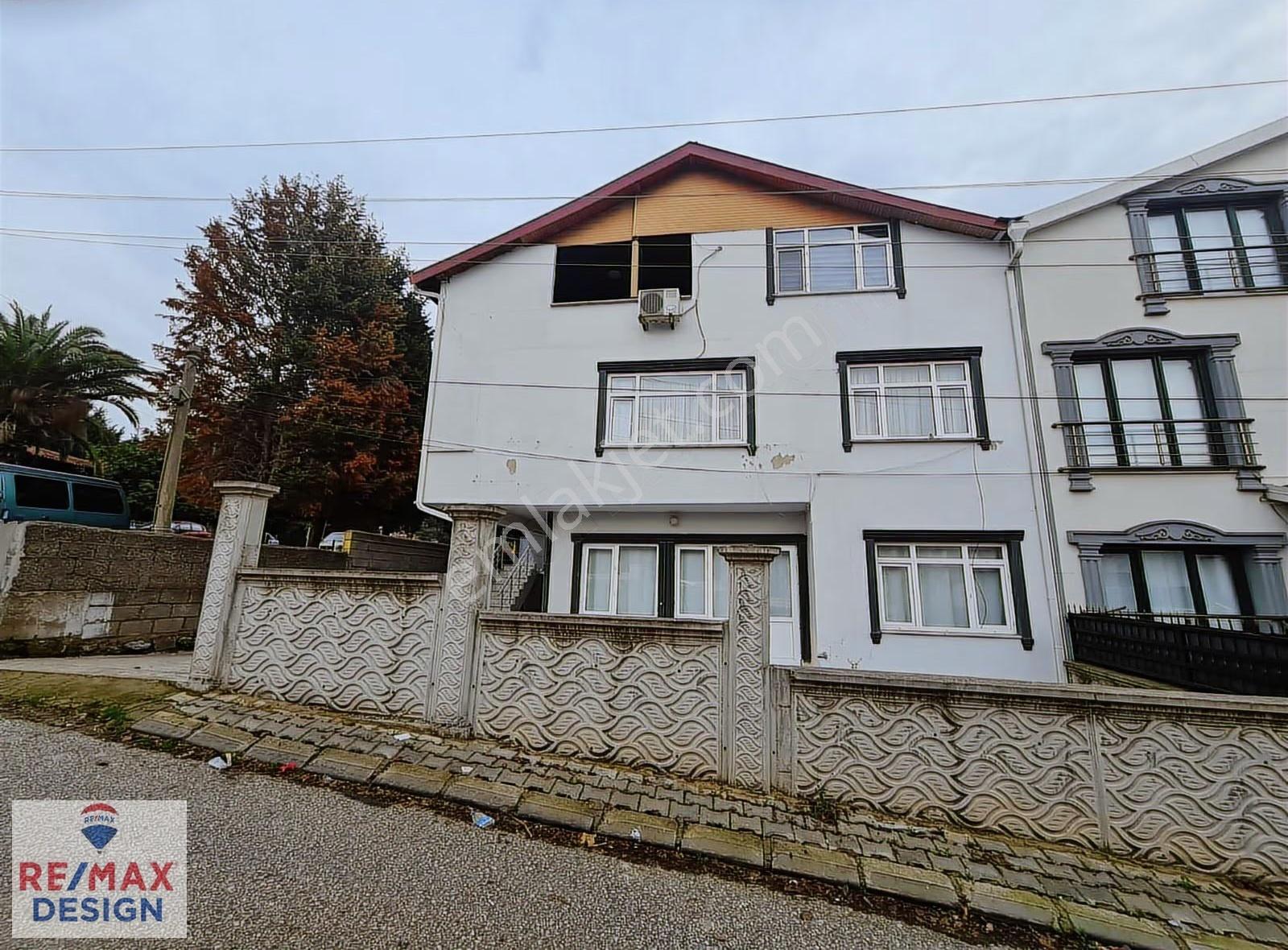 Adapazarı Güllük Mah.de Tadilatlı Satılık 3 Katlı Köşe Bina - Görsel 13