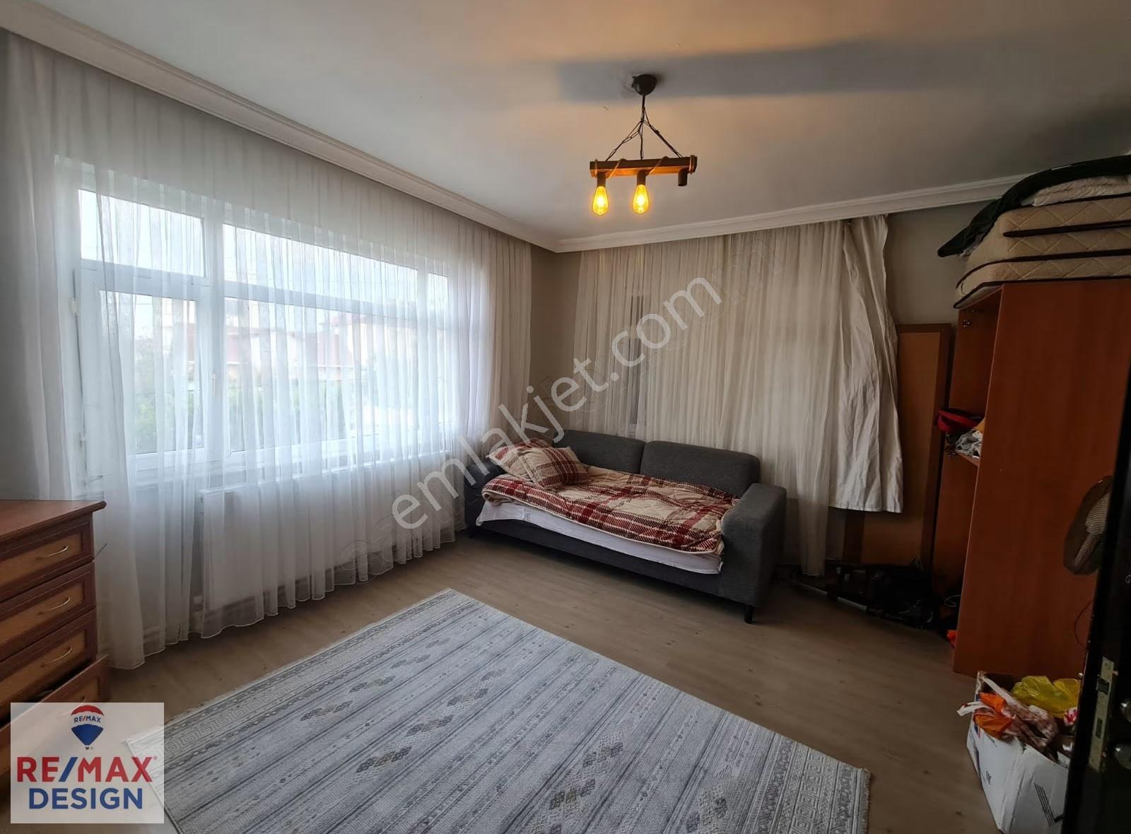 Adapazarı Güllük Mah.de Tadilatlı Satılık 3 Katlı Köşe Bina - Görsel 6