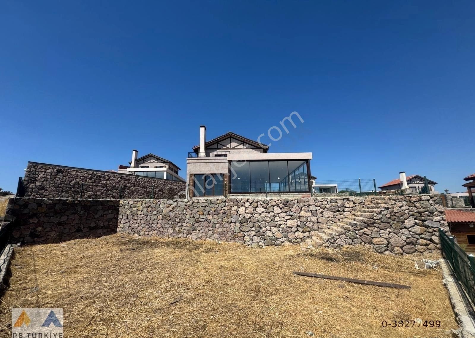 Çanakkale Asos'ta Midilli Manzaralı Satılık Oturuma Hazır Villa