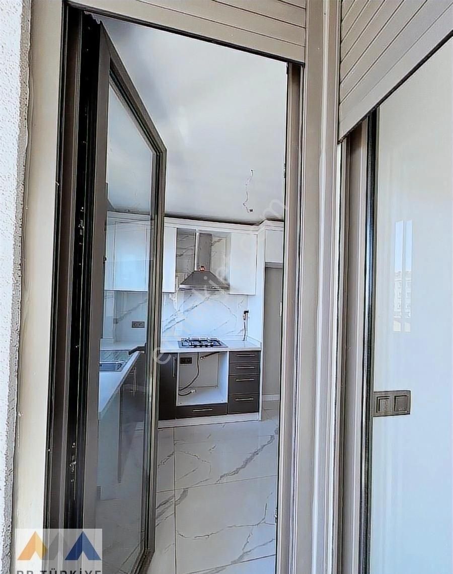 Bostancı Çatalçeşme'de Nezih Sitede Sıfır Satılık 3+1 Daire - Görsel 12