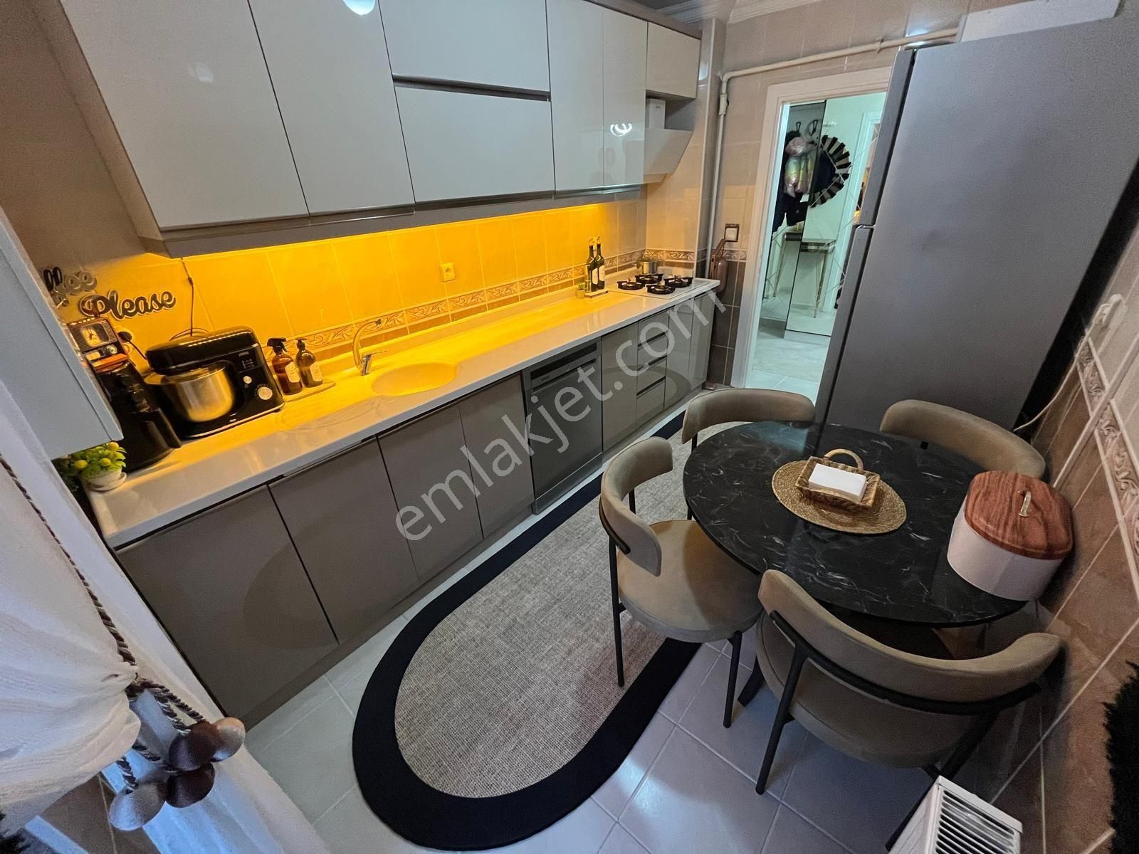 Başak Mah 3+1 Caddeye Yakın Masrafsız Daire - Görsel 12